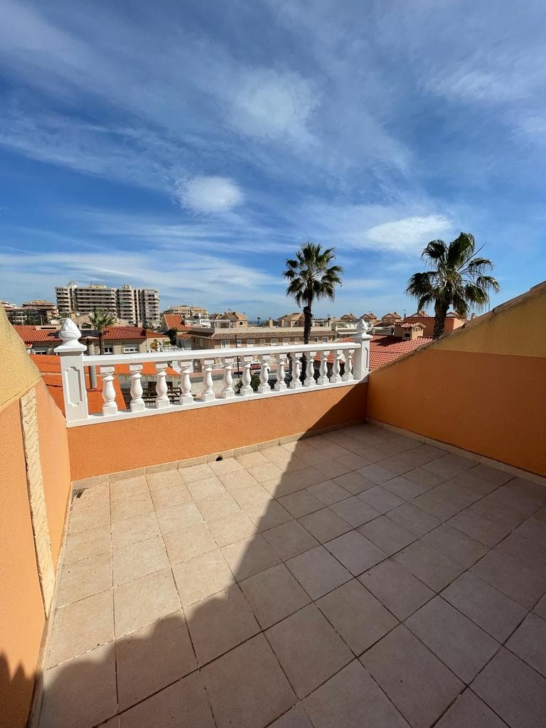 A wonderful bungalow for sale in Torrevieja in the La Mata area.The house is only 80 meters from the beach with spectacular views.The house has three bedrooms with fitted wardrobes, two complete bathrooms, a living room, a kitchen with its own access to the terrace.The garage is NOT included in the price. It's optional. The price of the closed garage is €9,000There is also a possibility of rent with option to buy.
