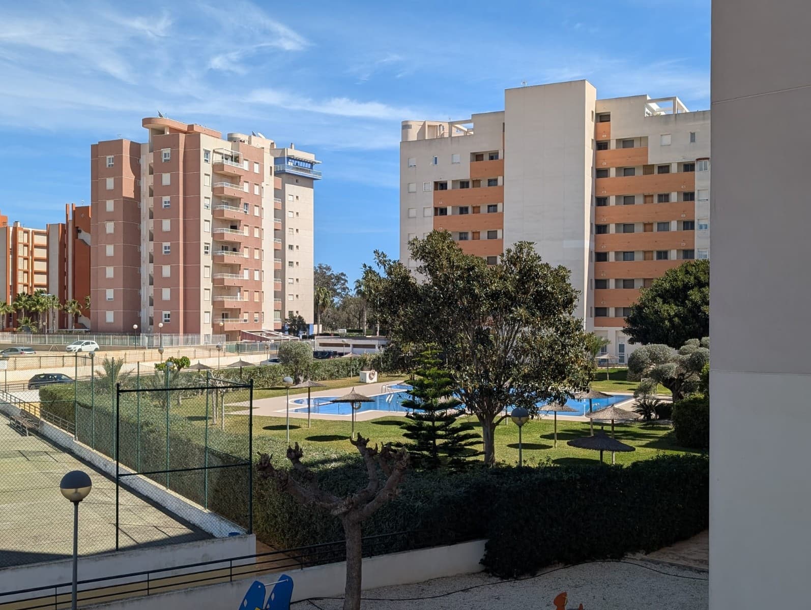 2-Bedroom, 2-Bathroom Apartment in Perfect Condition Near Guardamar MarinaLooking for a move-in-ready home in a fantastic location? This beautiful 2-bedroom, 2-bathroom apartment is in excellent condition and is ideal as a year-round residence, a summer getaway, or as an investment for holiday rentals.Located in a well-maintained residential complex near the Guardamar Marina, this property offers exceptional quality of life in a quiet, family-friendly setting. The complex includes:  Lush, well-kept gardens Tennis and football courts, perfect for children to play and enjoy A fully-equipped gym An immense swimming pool to enjoy the sun and warm weather Just 10 minutes' walk to the beach, so you can enjoy the sea daily without driving Additionally, the apartment is close to schools, making it ideal for year-round living. It's also perfect as a second home or a rental investment with high income potential.A unique opportunity in one of the most desirable areas of Guardamar. Don't miss out!