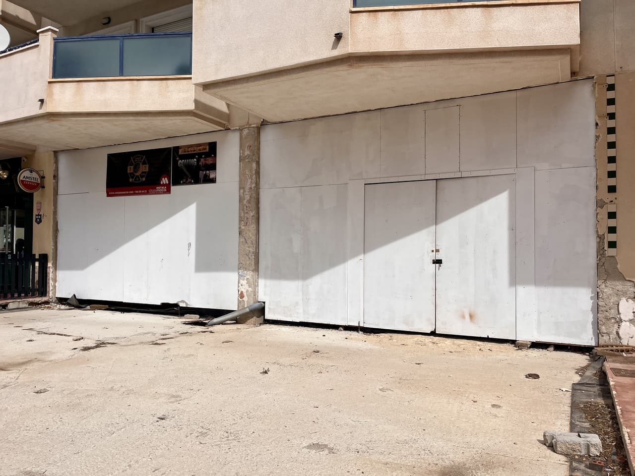 This freehold, south-facing property, located just 500 meters from the sought-after La Zenia Beach, presents a fantastic and flexible investment opportunity. Offering a unique layout with two independent units, each measuring 72.9m², the property provides a total of 145.8m² of versatile, adaptable space.Recently upgraded with brand-new electrical wiring throughout, it ensures modern safety, reliability, and energy efficiency. Thanks to its prime coastal location, excellent natural light, and adaptable configuration, this property is perfectly suited for a range of uses — whether as a personal residence, rental investment, or business premises.Don’t miss the chance to secure this freehold property in one of the area’s most desirable beachside locations. Contact us today for more details or to arrange a viewing!