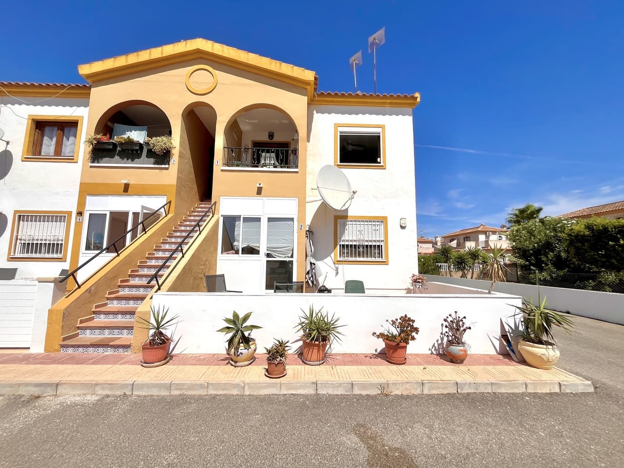 We are delighted to present this charming, fully furnished apartment, perfectly located in the heart of Playa Flamenca and completely ready to move in. Just a short stroll from local shops, bars, restaurants, and parks, this home offers the ultimate in convenience and coastal living. Situated within a secure gated complex with off-road parking, it is an ideal lock-up-and-leave holiday home, permanent residence, or smart investment opportunity.Enjoy leisurely summer days with a pay-and-play swimming pool, bar, restaurant, and mini golf less than a 10-minute walk away. The popular Saturday market is only a five-minute walk, while La Zenia Boulevard shopping centre is a pleasant 20-minute stroll. Beautiful beaches and renowned golf courses are just a five-minute drive, placing you at the centre of the Costa Blanca lifestyle.This ready-to-move-in apartment perfectly combines location, comfort, and practicality, offering a fantastic opportunity to own a home in one of the most sought-after areas on the Orihuela Costa.