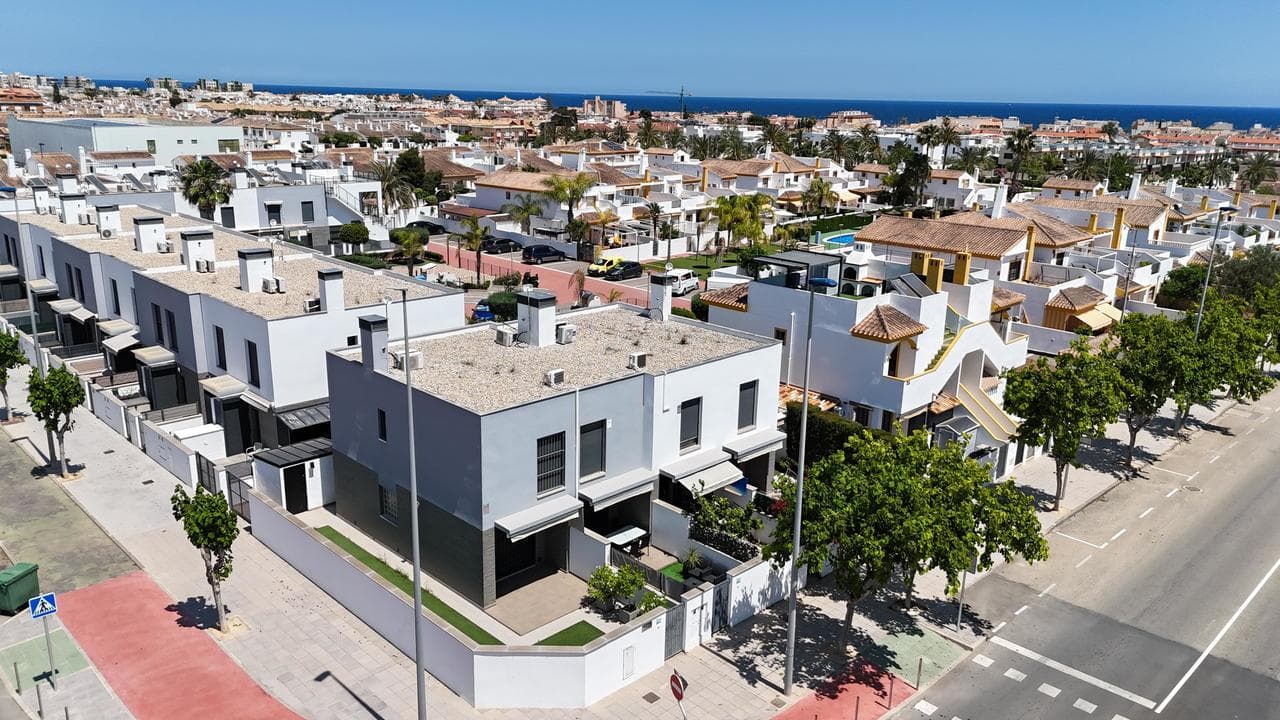 Luxurious Townhouse in Torre de la Horadada - Perfectly Located near Restaurants, Beaches, and HarborWelcome to this elegant townhouse located on Calle Virgin de la Asuncion in the sought-after area of Torre de la Horadada. With its enchanting architecture and excellent location, this property offers an exceptional lifestyle on the coast of the Mediterranean.This luxurious townhouse provides a comfortable and stylish residence with fantastic amenities within reach. As you enter the property, you are greeted by a tastefully decorated and bright interior. The open floor plan creates an airy atmosphere, seamlessly blending the living room and dining area. Ground floor with livingroom, kitchen and a guest wc, second floor with two bedroom and bathroom.The townhouse features a modern kitchen fully equipped with high-quality appliances and sleek surfaces. Here, you can enjoy cooking culinary delights while socializing with your loved ones.Upstairs, you will find the spacious bedrooms, offering ample space and comfort. Relax and unwind in these tranquil spaces after a day in the sun. The stylish bathroom is tastefully designed and maintained to a high standard.This townhouse benefits from a prime location with proximity to a range of amenities. You have a wide selection of restaurants within walking distance, where you can indulge in local cuisine. Beautiful beaches are also within reach, allowing you to enjoy the crystal-clear waters and long sunny days. Additionally, there is a charming harbor nearby, where you can stroll along the pier and admire the impressive boats.Torre de la Horadada is known for its picturesque atmosphere and its excellent coastal location. Here, you can engage in a variety of leisure activities, such as water sports, cycling along the coast, and walking along the promenade. The area also offers a well-developed service infrastructure with shops, supermarkets, and other necessary facilities.If you are looking for a luxurious townhouse near restaurants, beaches, and a charming harbor, then this property is the perfect choice. Don't miss the opportunity to create your dream home on the beautiful coast of Torre de la Horadada. Contact us today to book a viewing and discover all that this amazing place has to offer.