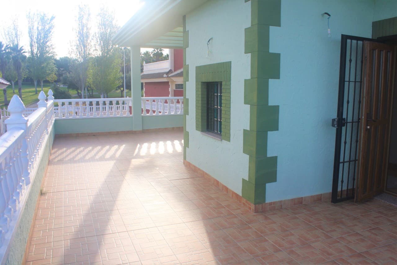 Located in Los Altos, (Next Los Balcones).Property built on a 400+ m2 plot with private pool and a total constructed area of 315 m2, distributed on 2 floors with 145 m2 built and a basement of 170 m2 where we have the garage and a independent bathroom fully fitted.We can choose between model A green 500000 euros and model B red 480000 euros,outside color change is incl in the price. It consists of 3 double bedrooms with 4 bathrooms, Living – Dining room, separate kitchen fully equipped and the house is FURNISHED to a modern standard.These villas are located in one of the privileged areas of the Costa Blanca South, more specifically in Los Altos, 3 minutes from Punta Prima Beach, Cala Ferry, close to all services restaurants, cafes, shops, shopping centers, schools, hospital, as well as access to the motorway.Distance to the Golf 6 km and to the Airport 36 km.Viewing is advisable for more information contact one of our friendly members of staff.