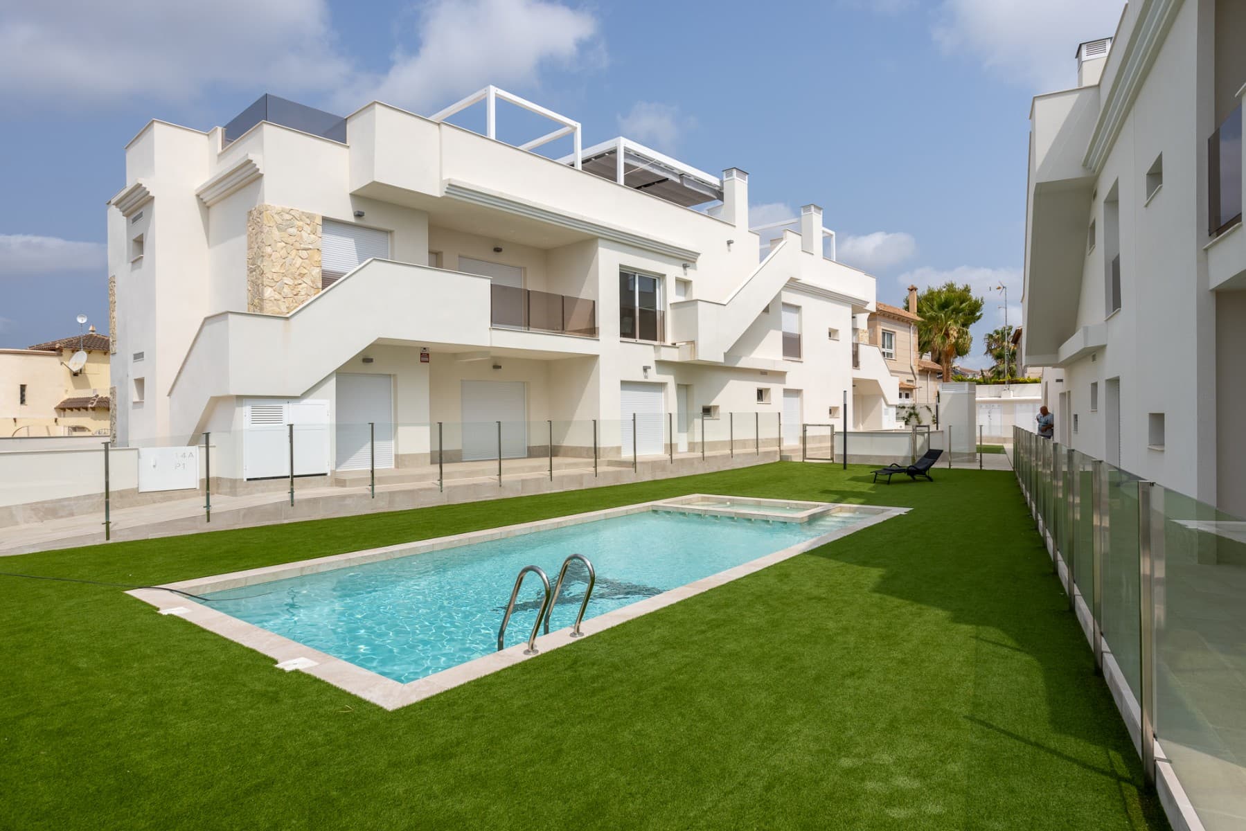This excellent 2 bedroom, 2 bathroom apartment in San Miguel de Salinas - Blue Lagoon offers a comfortable living space of 80m2. The penthouse is located on the 1st floor and has a very nice communal swimming pool and a private underground parking space with a large lockable storage room.

 The apartment has an open kitchen, which is perfect for receiving your guests and is fully equipped with household appliances.

 The property has a beautiful solarium, from which you can also see the sea and has a beautiful, large and complete outdoor kitchen, which even has extra storage space!

 Naturally, the property has air conditioning, but an alarm and a reinforced door also provide extra security.

 The balcony, which is accessible from the living area, offers a wonderful place to enjoy the panoramic view.

 Conveniently located just 15 minutes from the beach, 45 minutes from the airport and 5 minutes from both amenities and golf courses, this apartment is ideal for those looking for a peaceful lifestyle with good connections.

 The communal pool, garage and intercom system add to the convenience and comfort of this property. With the added features of an awning, mosquito nets and an outdoor kitchen/BBQ area, this apartment offers a wonderful living experience.

 Don't miss the opportunity to view this beautiful property!


