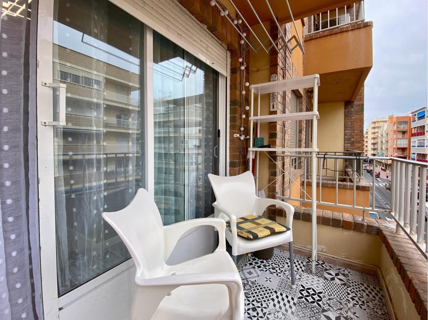 Apartment 50 meters from the sea in TorreviejaThe area of the apartment is 64 m2. The apartment has two bedrooms, one bathroom, a living room, kitchen, terrace.The infrastructure is well developed within walking distance - supermarkets, shops, restaurants, cafes, parks, school, kindergarten, medical institutions. The distance to the sea is 50 meters.Online booking is possible, as well as purchasing on credit from a bank at 4-6% per annum.