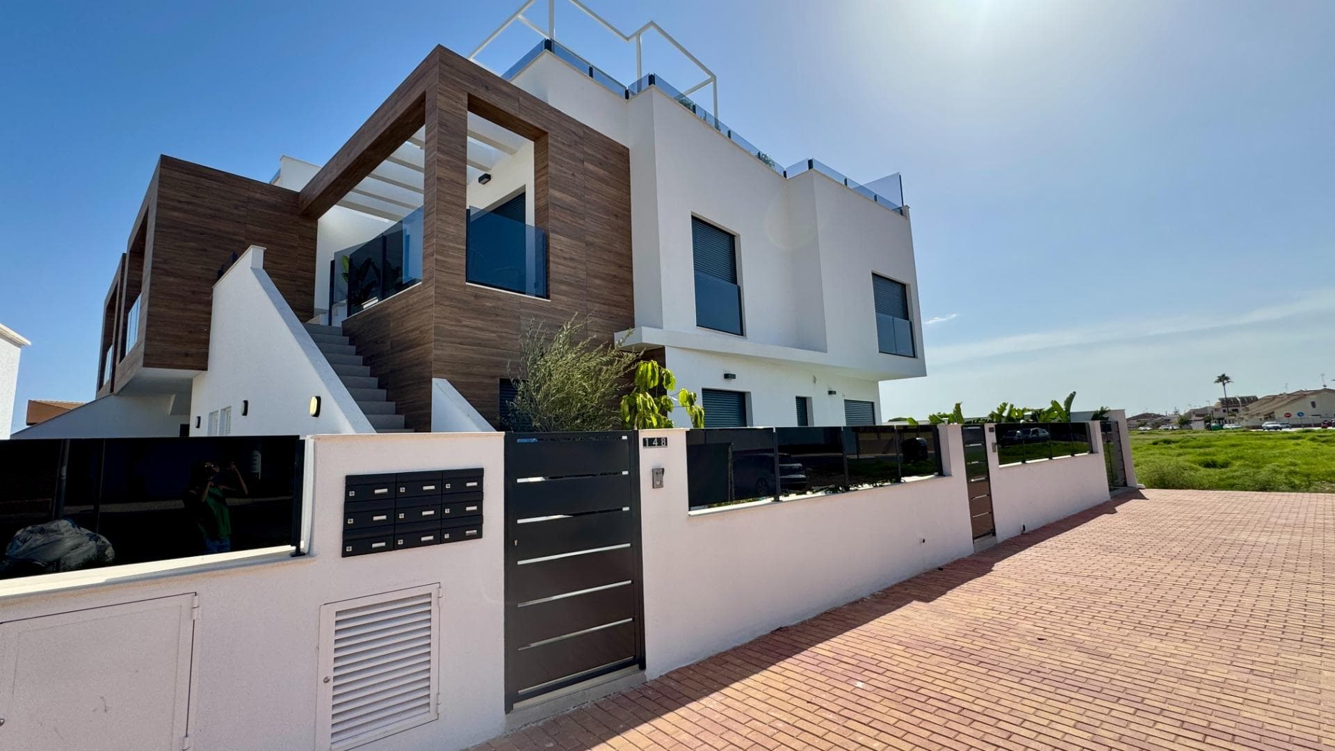 Welcome to “Alma de las Salinas” — a new exclusive development of 6 elegant, modern-style bungalows located in San Pedro del Pinatar (Murcia), just 900 meters from the sea and the natural salt lagoons. The bungalow offers 78.99 m² of living space, featuring a spacious living room with an open-plan kitchen, 2 bedrooms and 2 bathrooms. It also comes with a 49.25 m² private plot with a terrace for relaxation and private parking for 1 car + bicycles. Inside – high-quality materials, modern design, smart layout, air conditioning and heating. Outside – your own private plot with parking, perfect for leisure and relaxation. Enjoy panoramic views of the park and the sea, in a quiet green area near the beaches of Lo Pagán and the Mar Menor. Energy efficiency class: A+ Completion: Ready Delivery: Turnkey These stylish bungalows are perfect both for year-round living and as a great investment opportunity.