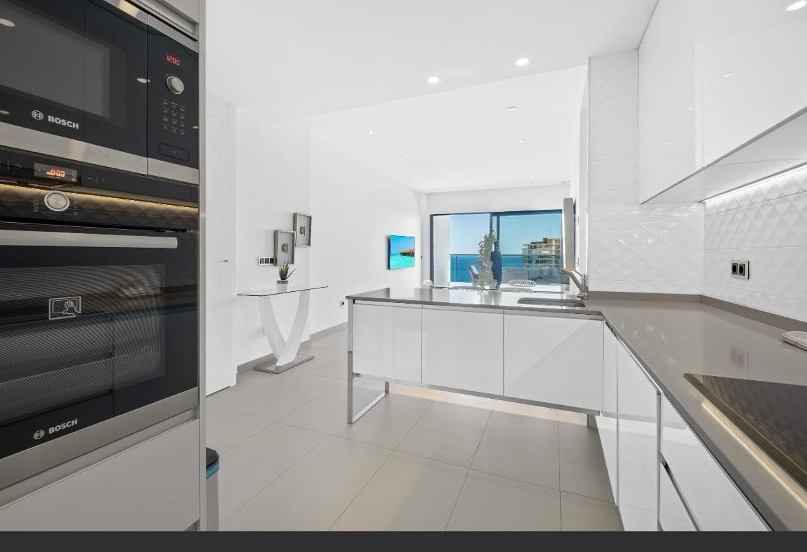 Bedrooms: 2, Bathrooms: 2, Apartment in Benidorm, Alicante, Spain