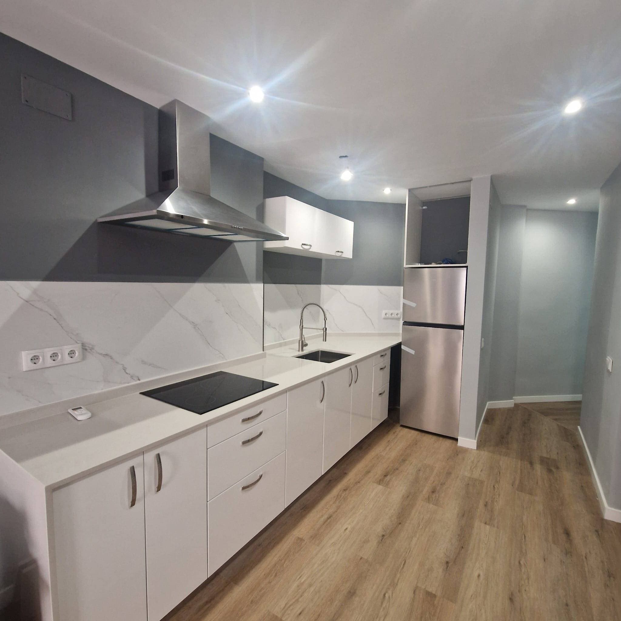 With a prime location just 50 meters from the beach, this property combines comfort, functionality, and a relaxed lifestyle. It is designed to offer spaciousness in every area, ideal for enjoying with family or as a second home for seaside getaways. The apartment features two bright double bedrooms and two full bathrooms, providing the comfort needed for every member of the household. The property is ready to move into, with a fully equipped and modern kitchen. Additionally, the design includes PVC interior carpentry, a south-facing orientation to maximize natural light, low-maintenance gres flooring, and aluminum windows with climalit glass for excellent thermal and acoustic insulation. Among its many extras, the property boasts air conditioning and central heating to ensure the ideal temperature year-round. It also offers access for people with reduced mobility, an elevator, built-in wardrobes, a balcony perfect for enjoying the outdoors, a cozy patio, and a reinforced door for added security. The apartment is very bright, making the most of every corner with details designed for daily comfort. Located in a central, well-connected area, the property offers immediate access to everything you need: supermarkets, shopping centers, medical centers, schools, parks, playgrounds, and an excellent public transport network. La Mata offers an unparalleled quality of life, combining proximity to the sea with all the necessary services for everyday living. An exceptional opportunity for those seeking a comfortable, accessible, and charming home. Come visit and fall in love with your new home by the sea!