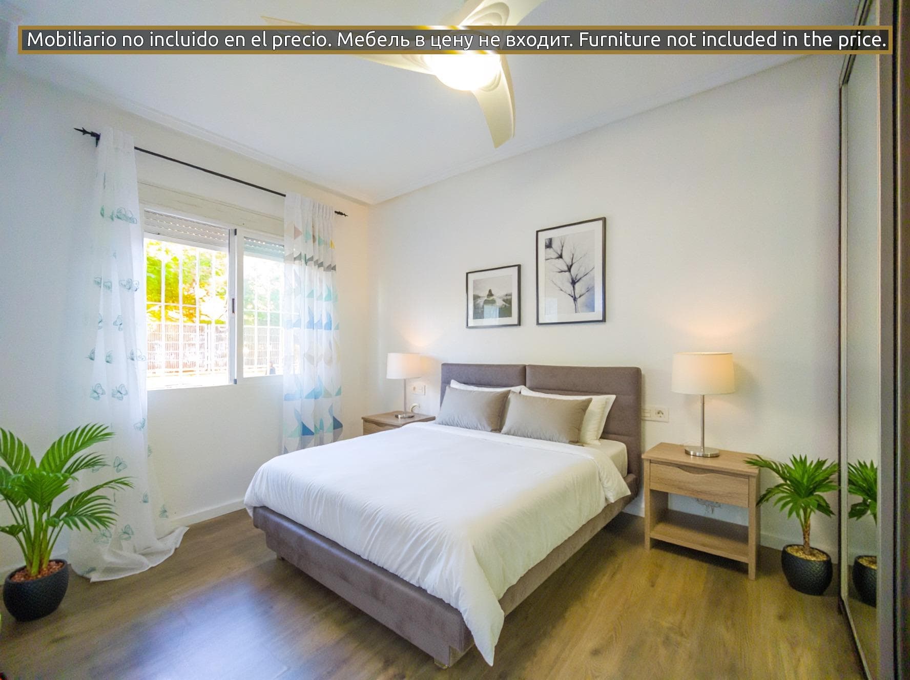 Introducing this bright and functional apartment in excellent condition, located in Torrevieja—just 800 meters from Cura Beach. Torrevieja is a charming coastal city on Spain’s Costa Blanca, renowned for its stunning beaches and year-round sunny climate. It’s a thriving tourist destination that also offers an exceptional quality of life for permanent residents. The entire apartment features newly renovated flooring throughout. It boasts a spacious, light-filled living room with an open-plan kitchen fully fitted with modern cabinetry. The property includes 3 bedrooms and 2 bathrooms, both completely refurbished and equipped with contemporary fixtures. Additionally, it offers a private interior patio—perfect for relaxing or enjoying morning coffee. A private storage room is included in the price and conveniently located within the same building. Situated on the ground floor of a secure, gated residential complex, this apartment enjoys an unbeatable location—ideal for those who want to live close to everything. You’ll be just a few minutes’ walk from Torrevieja’s city center and only 700 meters from Cura Beach. The popular Habaneras Shopping Centre is approximately 5 minutes away by car or a pleasant stroll. All essential amenities are right at your doorstep: schools, shops, supermarkets, pharmacies, banks, and more—everything you need within easy reach. Torrevieja continues to grow each year as both a holiday hotspot and a long-term residential destination. New schools, sports complexes, infrastructure projects, and modern developments are constantly enhancing the area—while its warm Mediterranean climate ensures beach life is possible all year round. Don’t miss this opportunity! Contact us today to turn your dream of living on the Costa Blanca into reality!