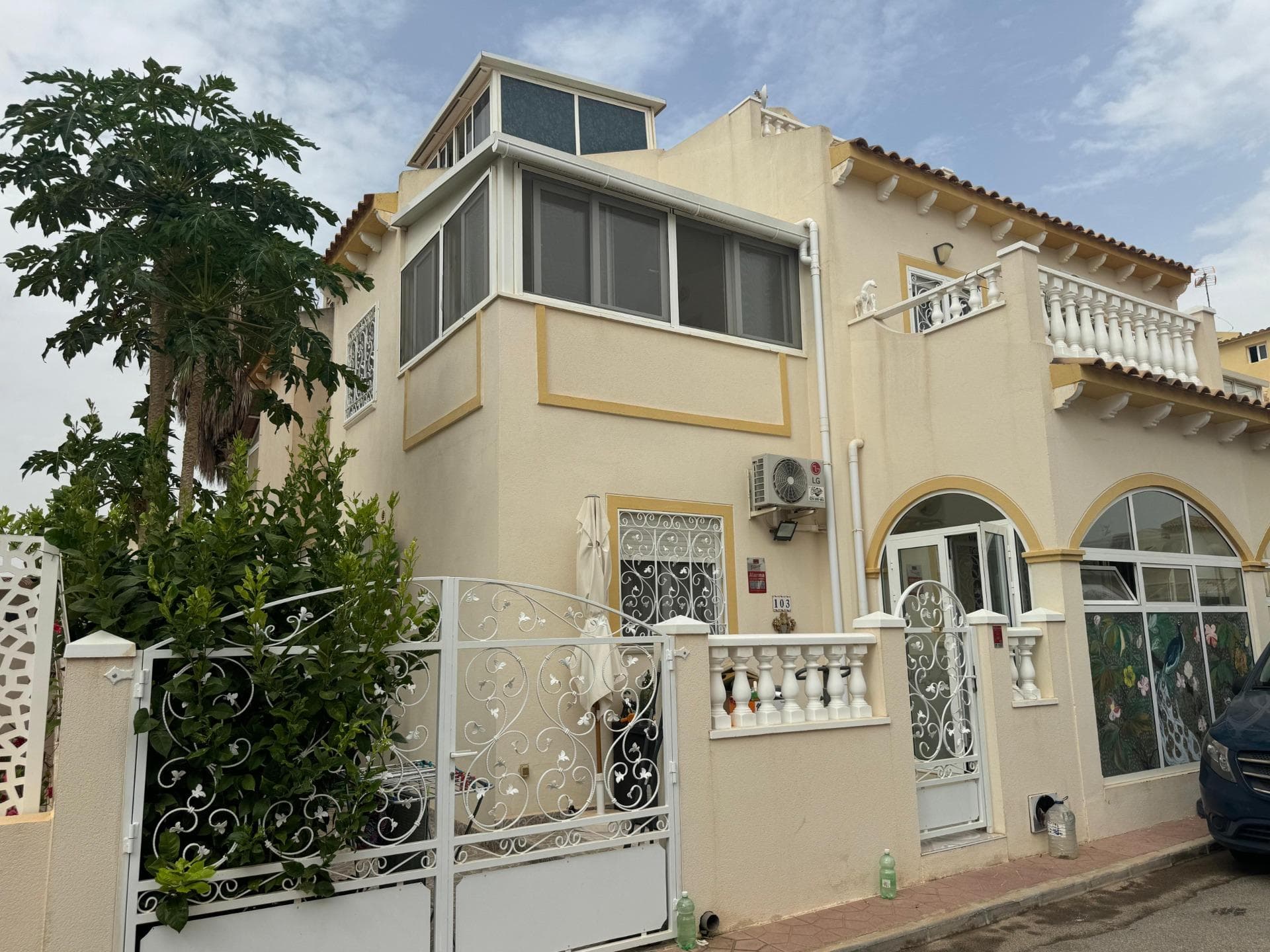 Bedrooms: 4, Bathrooms: 2, Villa in Orihuela  Costa, Alicante, Spain