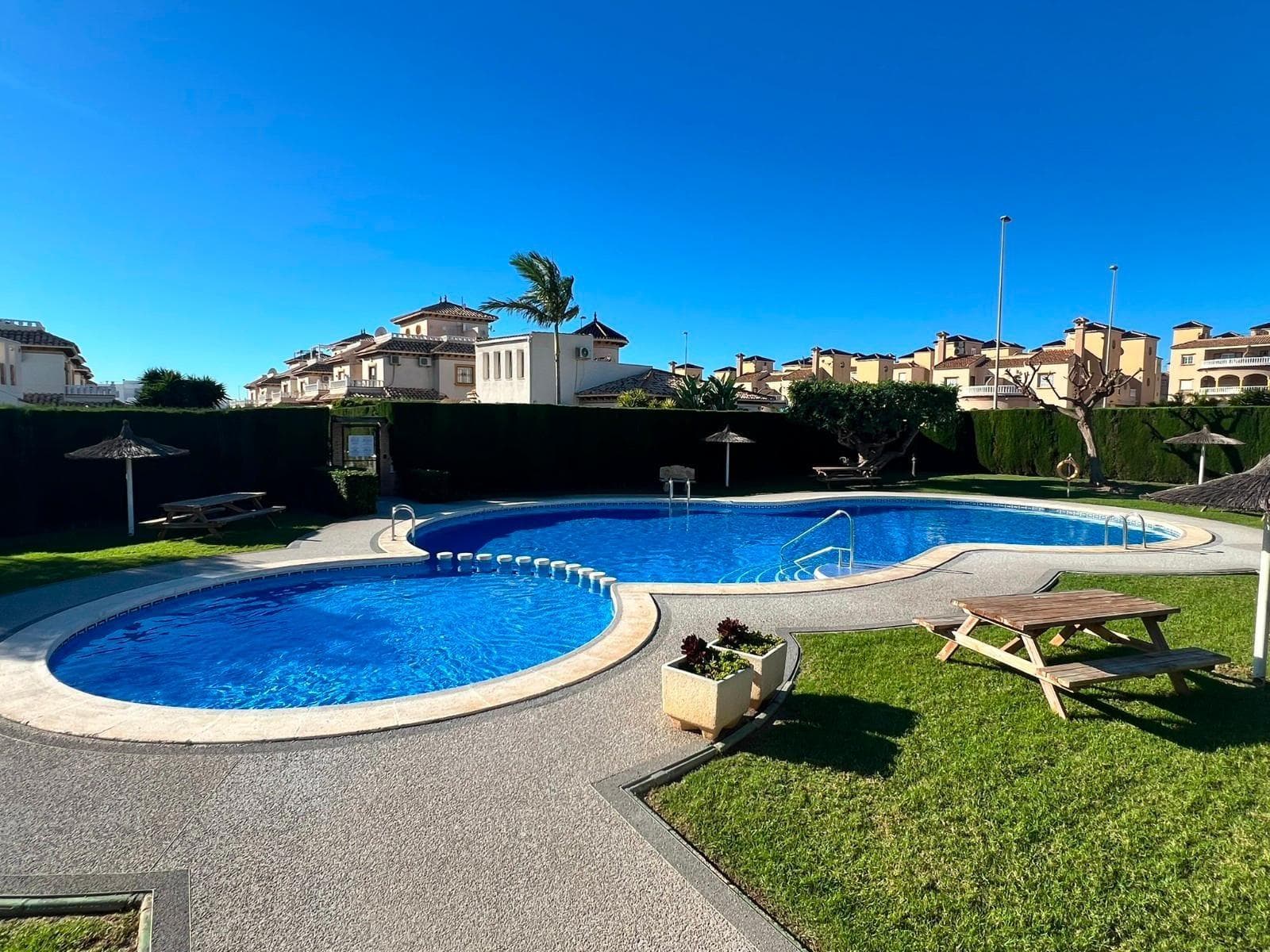 Bedrooms: 2, Bathrooms: 1, Apartment in Orihuela  Costa, Alicante, Spain