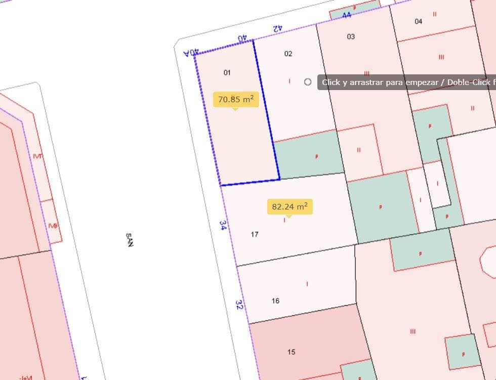 Total façade: 25.15 m Total surface area: 153.09 m² Variable depths: 4.1 m in the area of plot 17. 14.2 m in the area of plot 01.