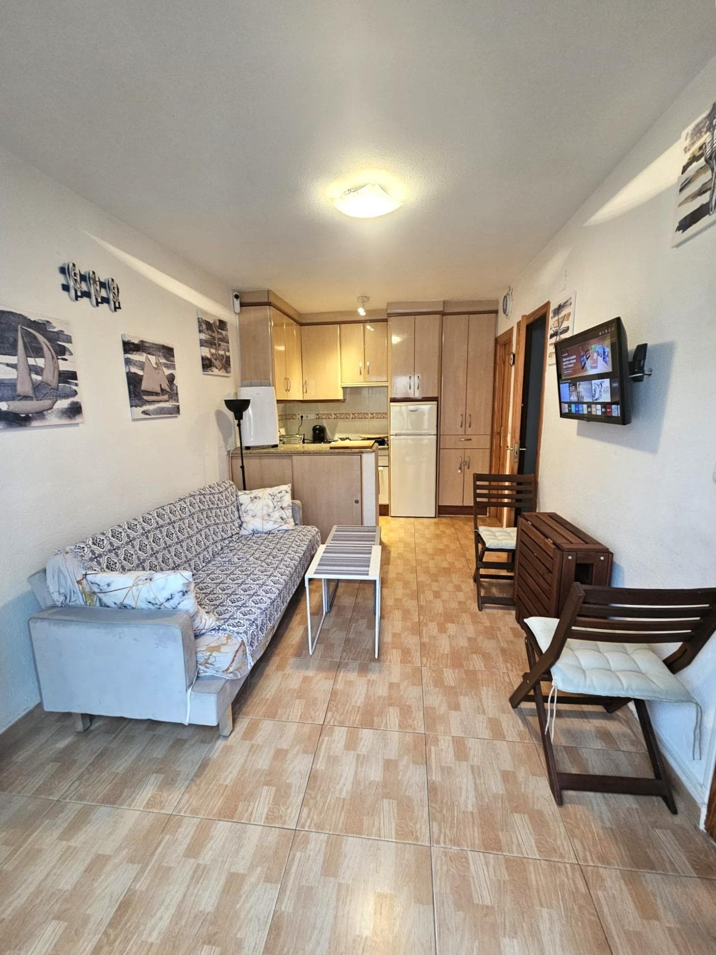 Bright ground floor bungalow with 2 bedrooms, garden and swimming pool in Los Balcones This charming renovated bungalow is an ideal choice for those seeking comfort. The property has two bright bedrooms, designed to offer rest and functionality, as well as a modern and cosy atmosphere in every corner. The living room blends harmoniously with the outdoor area, leading to a pleasant private garden, perfect for enjoying the Mediterranean climate, relaxing or sharing moments with family and friends. Located within a well-maintained residential complex, the bungalow has direct access to the communal swimming pool, ideal for cooling off and enjoying your free time. It also includes a parking space, an added bonus that provides convenience and peace of mind. LOCATION: Los Balcones is located in Torrevieja (Alicante), on the Costa Blanca. This area is known for its typically Mediterranean climate and coastline. It is worth mentioning its promenades with several places along its fine sandy beaches, among which are the Playa de los Náufragos (3 km away) and the Playa de los Locos (6 km away). In addition, there are several shopping centres such as Habaneras (6 km away) or La Zenia Boulevard (9 km away), golf courses, sports centres, hospitals such as the University Hospital of Torrevieja (800 m away) and airports such as Alicante (35 km away) and the International Airport of the Region of Murcia (43 km away). COMMUNITY FEES: 204 € IBI: 80 €. If you have any questions, please do not hesitate to contact us!