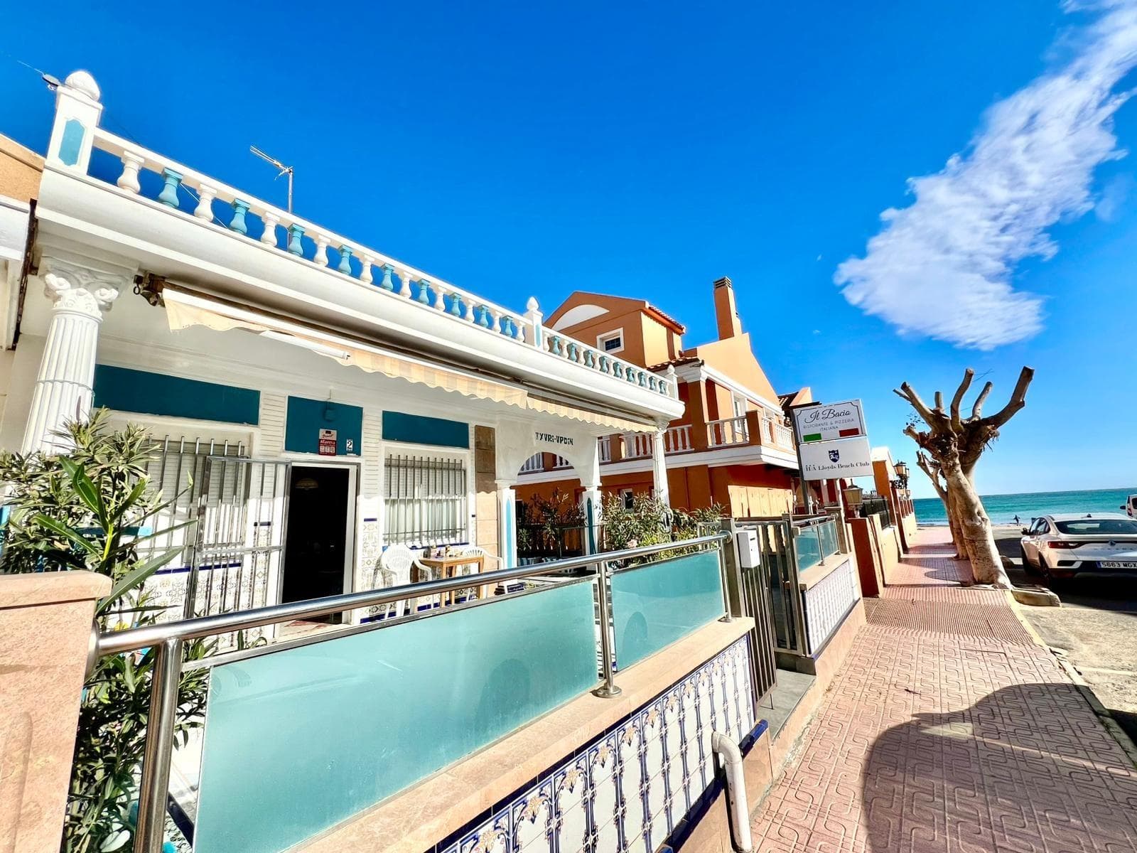 Live just steps away from the sea in a privileged location! This charming semi-detached chalet, situated on the second line of La Mata beach (Torrevieja), offers a unique opportunity to enjoy the Mediterranean lifestyle with total comfort and tranquility. The property features: 3 spacious bedrooms and 1 bathroom. 70 m² of interior space, functionally and warmly designed. An impressive 110 m² terrace, perfect for relaxing, sunbathing, or enjoying outdoor evenings. South-facing orientation, ensuring natural light all day long. One of its main advantages is its privacy: no upstairs neighbors and a three-sided orientation, providing more independence, brightness, and the enjoyment of the sea breeze. From the terrace, you can enjoy sea views, making every moment a pleasure for the senses. Additionally, the property includes a closed garage in the price—a must-have luxury in such a sought-after area. All this in an unbeatable location: just steps from La Mata beach, with all services nearby, yet far enough to enjoy peace and the natural surroundings. Don’t miss this unique opportunity. Contact us for more information or to visit your future home by the sea!