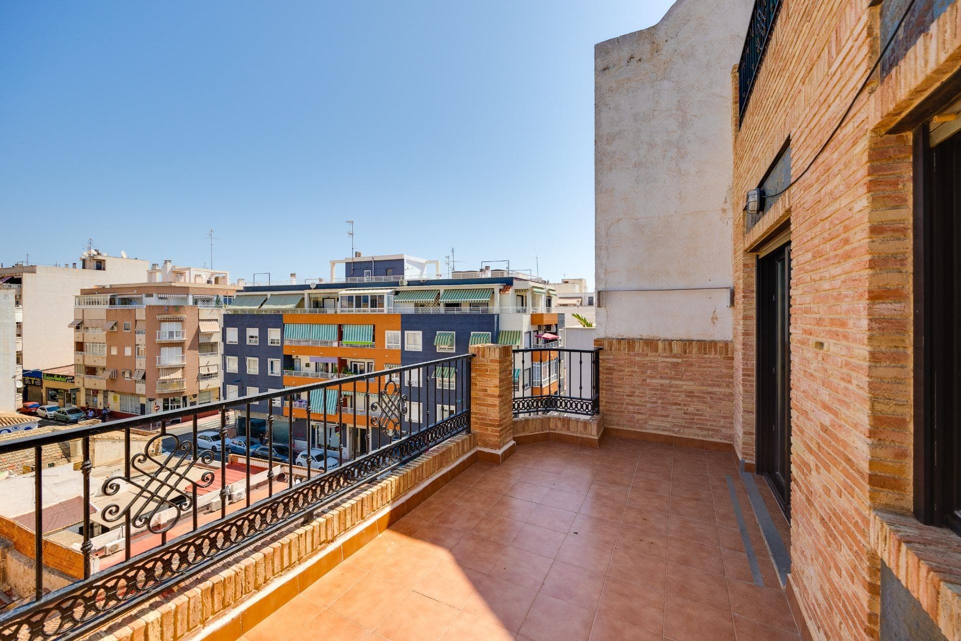 Bedrooms: 3, Bathrooms: 2, Penthouse in Torrevieja, Alicante, Spain