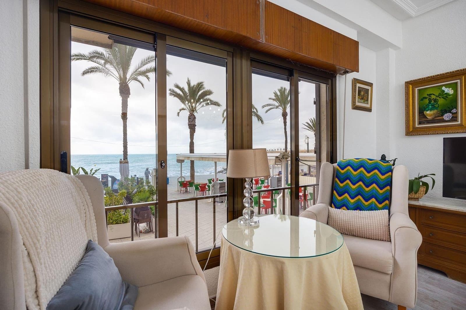 Bedrooms: 4, Bathrooms: 2, Apartment in Torrevieja, Alicante, Spain