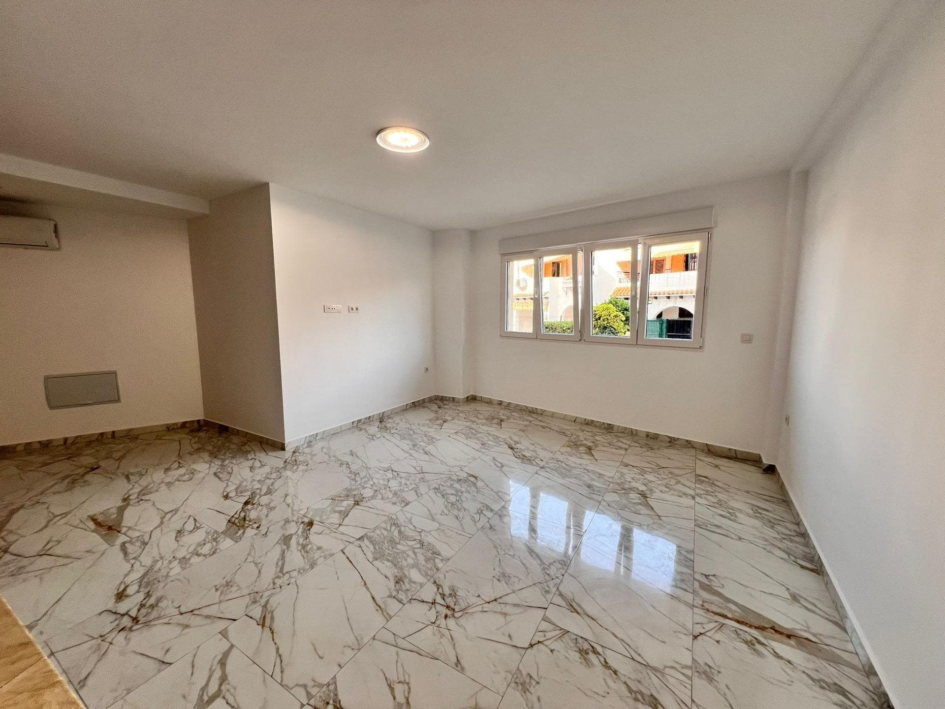 Bedrooms: 1, Bathrooms: 1, Apartment in Torrevieja, Alicante, Spain