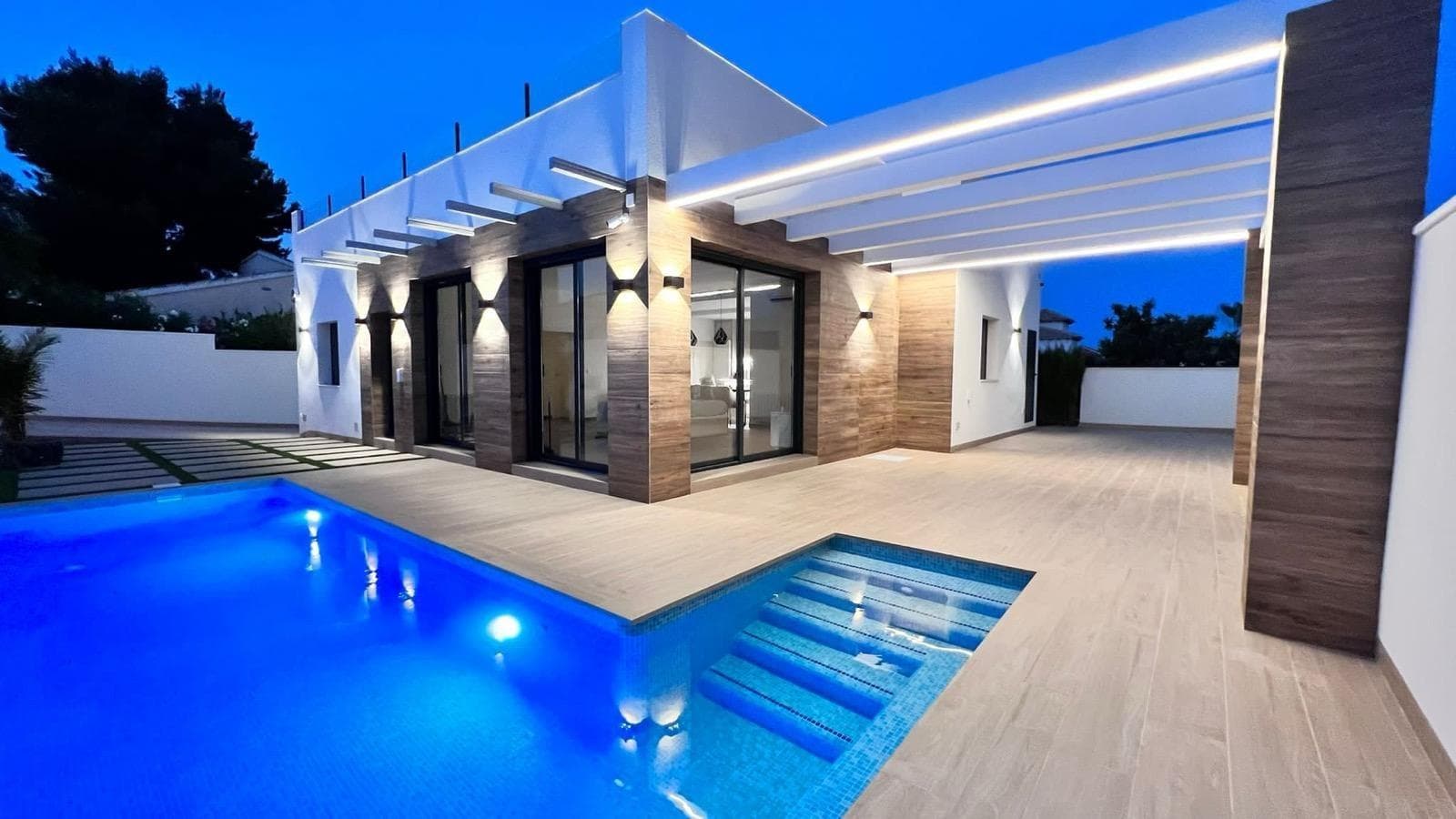 Bedrooms: 3, Bathrooms: 3, Villa in Orihuela  Costa, Alicante, Spain