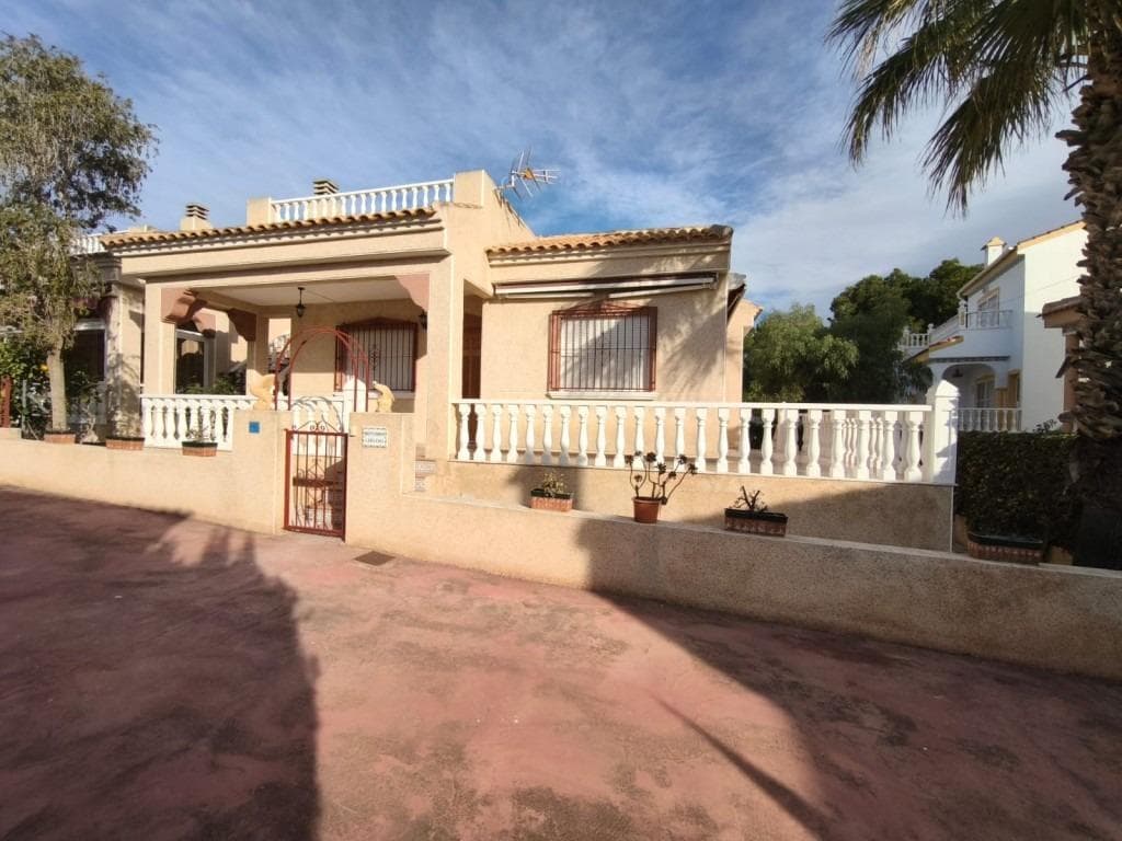 Bedrooms: 3, Bathrooms: 1, Villa in Algorfa, Alicante, Spain