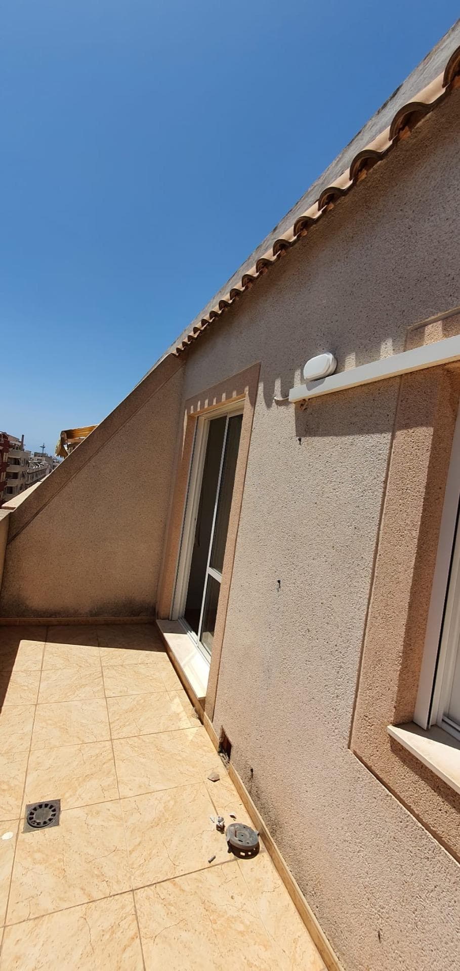 Bedrooms: 2, Bathrooms: 1, Penthouse in Torrevieja, Alicante, Spain