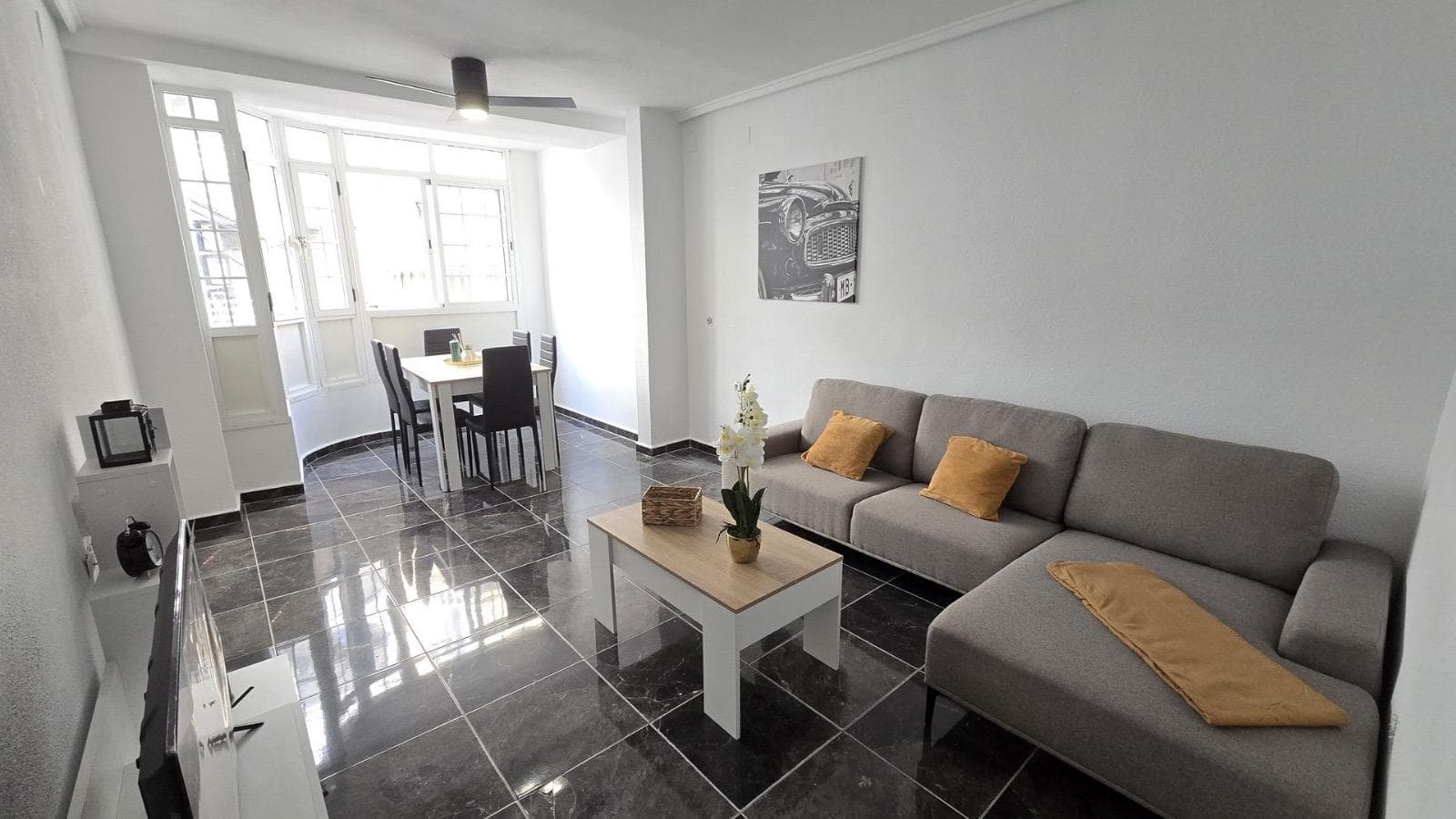 This wonderful apartment is for sale in the heart of sought-after Torrevieja. Very centrally located and just 300 meters from the beach. Close to all amenities. Sold fully furnished, ready to move into. It consists of three double bedrooms, two bathrooms (one with a shower and one with a bathtub), a fully furnished and equipped kitchen, a spacious living-dining room, and a beautiful, fully landscaped interior garden where you can enjoy the outdoors. Without a doubt, a great property. Shall we schedule a viewing?