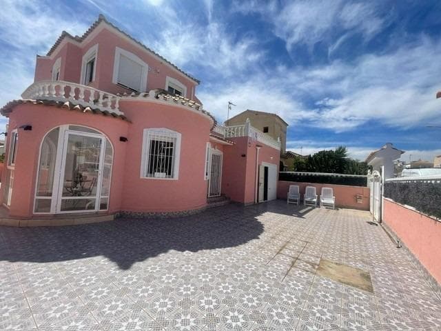 Bedrooms: 5, Bathrooms: 2, Villa in Orihuela  Costa, Alicante, Spain