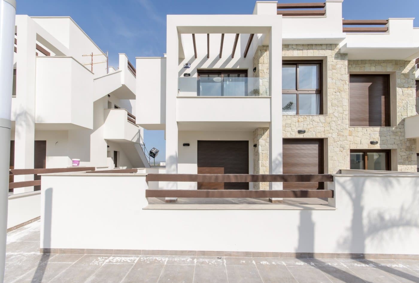 NEW BUILD RESIDENTIAL OF BUNGALOW APARTMENTS IN LOS BALCONES, TORREVIEJA&#13;&#13; New Build residential complex with magnificent pink salt lake views in Los Balcones. &#13;&#13; Complex consist of 104 bungalow apartments with 2 and 3 bedrooms, top floor bungalow has private solariums with panoramic views to the salt lake and ground floors bungalows have big terraces overlooking the green area. &#13;&#13; These bungalows share beautiful green areas and 2 large swimming pools. &#13; Optional underground parking and storage spaces are available.&#13;&#13; This residential offers modern design, selected materials, apartments finished to very highest specification using only top quality materials. &#13;&#13; The Residential will be built up to a hillside, in this way the view and also the air is clear and unique quality. &#13;&#13; Los Balcones located just outside Torrevieja with all accessible services, just 5 minutes from Playa de Los Náufragos, supermarkets, the school and the La Zenia Boulevard Shopping Centre, and a minute from Torrevieja University Hospital.&#13;&#13; Furthermore you will find 4 golf courses within a short drive, including the award winning Las Colinas Golf &amp; Country Club.&#13;&#13; Complex located 40 minutes from Alicante airport and 1 hour Murcia - Corvera airport.&#13;&#13;