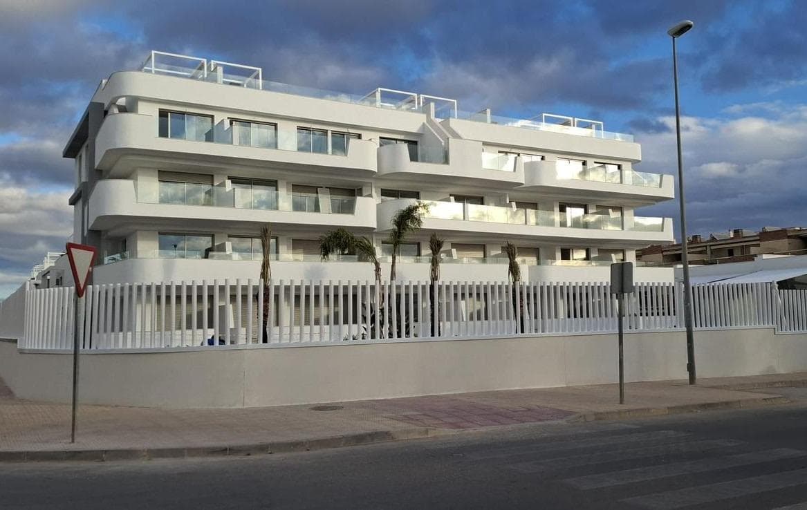 NEW BUILD RESIDENTIAL COMPLEX IN LOMAS DE CABO ROIG&#13;&#13;New Build Luxury Residential complex located in Lomas de Cabo Roig.&#13;&#13;Complex of 24 apartments and penthouses with 2 and 3 bedrooms, 2 bathrooms, with great common areas, garden &amp; play area around, big swimming pool (including children area and jacuzzi) relax/BBQ, fitness Club and Coworking area, public toilet and underground parking.&#13;&#13;Complex has installed a fully equipped gym and fully equipped coworking area with beautiful garden views.&#13;&#13;The luxurious experience architectural excellence ensures an intimate complex, providing security, and privacy . &#13;&#13;Lomas de Cabo Roig located one kilometer inland from the coastline of Cabo Roig with beautiful beaches, part of the Orihuela Costa. &#13;&#13;It is situated in an area which is well connected by roads, has plenty of facilities, and shopping centres nearby.&#13;&#13;Lomas de Cabo Roig located 30 minutes from Alicante airport and 1 hour Murcia - Corvera airport.&#13;