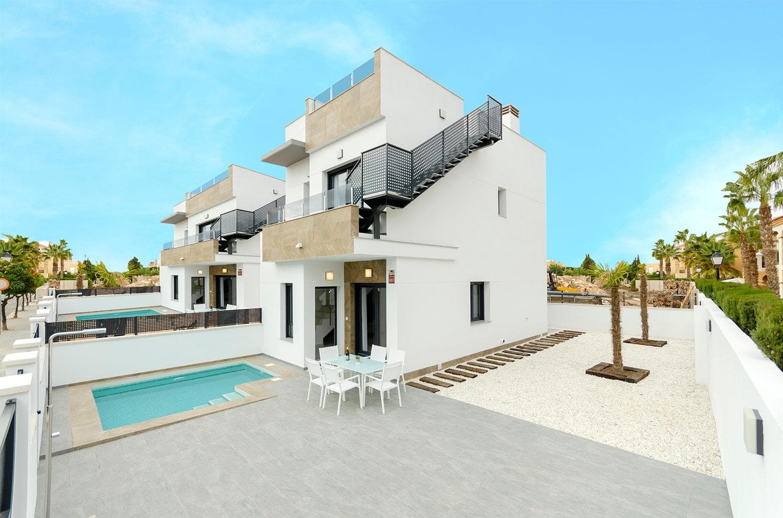 NEW BUILD VILLAS IN TORREVIEJA&#13;&#13;New Build villas in Torreta, Torrevieja.&#13;&#13;Beautiful New Build villas build over 2 floor with 3 bedrooms, 3 bathrooms, open plan kitchen with lounge area, fitted wardrobes, terrace and private solarium in some units.&#13;&#13;Villa comming with garden with private pool and parking space on the plot.&#13;&#13;Torrevieja is a Spanish town in the province of Alicante, on the Costa Blanca.&#13;&#13;It is known for its typically Mediterranean climate and coastline. It has boardwalks with resorts along its sandy beaches.&#13;&#13;The small Museum of the Sea and Salt houses exhibitions on the fishing and salt history of the city.&#13;&#13;In the interior, the Lagunas de La Mata-Torrevieja Natural Park has trails and two salty lagoons, one pink and the other green.&#13;&#13;Alicante airport located 40 minutes away and Murcia airport about 1 hour away.&#13;
