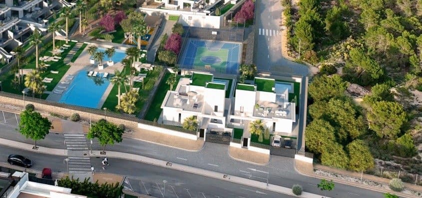 NEW BUILD RESIDENTIAL COMPLEX IN FINESTRAT WITH THE SEA VIEWS&#13;&#13; New Build luxury residential complex in Finestrat.&#13;&#13; Complex consists of duplexes, apartments, penthouses and independent villas.&#13;&#13; The complex consists of 3 blocks: 2 blocks of 7 floors and 1 of 5.&#13;&#13; Beautiful independent villas build over 3 floors with 3 bedrooms, 2 bathrooms, open plan kitchen with the lounge-dining area, fitted wardrobes, terrace, private solarium, basement, private garden with the pool and parking space.&#13;&#13; Closed luxury complex with communal areas, sea and Benidorm skyline views located few kilometres from the bustling beach life, shopping centre and sandy beaches.&#13;&#13; The delivery of the complex is April 2025.&#13;&#13; The complex consist:&#13; Community swimming pool 200 m²&#13; Heated indoor swimming pool&#13; Playground&#13; Sports area&#13; Padel&#13; Underground parking&#13; Storage room&#13; Elevator&#13;&#13; Finestrat located in the Marina Baixa region of the Costa Blanca, close to neighbouring Benidorm and about 40 kilometres from the city of Alicante and the international airport. &#13;&#13; The village is situated on the mountainside of Puig Campana and offers beautiful views of the mountains, the coast and the Mediterranean Sea.&#13;&#13; Benidorm is just a five-minute drive from the properties and offers all the services you would need including shops, bars, restaurants, supermarkets, banks, pharmacies and several private international schools.&#13;&#13; Close to the beaches of Levante, Poniente and Cala de Finestrat, with more than 6km in length that are among the best in Europe awarded by the European Union with Blue Flags.&#13;&#13; All leisure services such as the theme parks of Aqua Natura, Terra Mítica, Terra Natura, Aqualandia and Mundomar, Sierra Cortina and Villaitana Golf courses, hiking and climbing in Puig Campana an incomparable natural setting or enjoy of nautical sports.&#13;