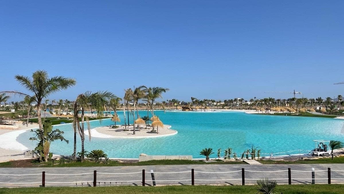 Exclusive New Build Apartments in Private Resort 4km from the beach&#13;&#13;A Luxury Residential Complex with 24 Hour Security&#13;Located in a prestigious private resort in the province of Murcia, this new residential complex offers 24 flats of modern design, surrounded by green areas and with access to an impressive range of first class facilities and services.&#13;&#13;The resort has 24-hour security, restricted access and ample recreational spaces, making it an ideal option for those seeking exclusivity, tranquillity and a privileged natural environment.&#13;&#13;Modern Apartments with Different Layout Options&#13;The properties are designed with high quality finishes and a layout optimised for comfort:&#13;&#13;2 and 3 bedroom flats with 2 complete bathrooms.&#13;American kitchen integrated in the living room, with modern and functional design.&#13;Large terraces overlooking the green areas.&#13;Ground floor apartments with private garden, middle floors with large terraces and penthouses with private solarium.&#13;Parking space and storage room included.&#13;&#13;Top quality fittings and fixtures and fittings&#13;The flats have a selection of state-of-the-art materials and technology:&#13;&#13;Electric blinds in bedrooms.&#13;Highly efficient aerothermal system for domestic hot water.&#13;Fully installed ducted air conditioning (hot-cold).&#13;Underfloor heating in bathrooms.&#13;Low consumption LED lighting.&#13;Thermo-lacquered aluminium carpentry with thermal bridge break.&#13;&#13;The urbanisation has a communal swimming pool, children's play area and paddle tennis court.&#13;&#13;Resort services&#13;The resort where this development is located is designed around an impressive green area of 126,000 m², which includes:&#13;&#13;Mini-golf course.&#13;Tennis courts.&#13;Walking and cycling trails.&#13;Children's playgrounds and leisure areas.&#13;Clubhouse with restaurant and social areas.&#13;Dog parks.&#13;A spectacular 17,000 m² artificial lake with crystal clear waters, white sandy beaches and several beach bars.&#13;&#13;Strategic Location Close to Beaches and Amenities&#13;This exclusive complex is in a privileged location, with easy access to the main points of interest in the region:&#13;&#13;Los Alcazares Beach - Less than 4 km away.&#13;Golf courses nearby - Several options within minutes.&#13;Cartagena - Less than 15 minutes drive.&#13;Murcia Airport - 22 km away (approximately 20 minutes drive).&#13;&#13;Invest in a Unique Lifestyle in the Murcia Region&#13;This complex offers an unbeatable combination of quality, location and amenities, ideal as a permanent residence, holiday home or investment property.&#13;&#13;Contact us today for more information or to arrange a viewing.&#13;