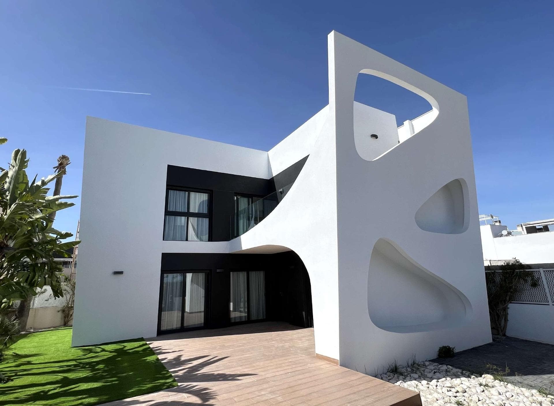 Exclusive New Build Villas in Ciudad Quesada - Design, Comfort and Privileged Location&#13;&#13;High Quality Homes in a Privileged Setting&#13;Discover these 7 stunning detached villas in Ciudad Quesada - Rojales, one of the most sought after areas of the Costa Blanca South. With a modern and elegant design, these properties are designed for those looking for a luxury home, whether as a permanent residence or a holiday home.&#13;&#13;Located in a privileged natural environment, close to the Salt Lakes of La Mata and Torrevieja, these villas enjoy a unique microclimate that guarantees an exceptional quality of life all year round.&#13;&#13;Different Models to Choose From&#13;The development offers two types of villas, adapted to different needs and lifestyles:&#13;&#13;Two-storey villas with 3 double bedrooms and 3 full bathrooms.&#13;Single-storey villas with 3 bedrooms and 2 bathrooms.&#13;&#13;All the properties have:&#13;&#13;Private rooftop solarium, ideal for enjoying the sun and panoramic views.&#13;Private swimming pool and landscaped garden, perfect for relaxing and entertaining.&#13;Private parking space.&#13;In addition, a fully equipped show home is available, where you can appreciate the quality of the materials and luxury finishes.&#13;&#13;High End Equipment and Finishes&#13;These villas have been designed to ensure maximum comfort and energy efficiency:&#13;&#13;Fully equipped kitchen with appliances included.&#13;Pre-installation of ducted air conditioning.&#13;Large open spaces and large windows, which provide excellent natural light.&#13;Modern finishes and high quality materials throughout.&#13;&#13;Strategic Location and Nearby Connections&#13;Ciudad Quesada is a consolidated urbanisation with all the services necessary for day-to-day living: supermarkets, restaurants, health centres and leisure areas. In addition, its location allows quick access to the main points of interest in the area:&#13;&#13;Beaches of Guardamar del Segura - 5 km.&#13;Nearest supermarket - 500 m.&#13;Torrevieja Hospital - 6 km.&#13;Alicante Airport - 29 km.&#13;&#13;Discover your New Home in Ciudad Quesada&#13;If you are looking for a modern, spacious and well located villa, these properties are the ideal choice. Don't miss this opportunity and contact us today for more information or to arrange a viewing of the show home.&#13;
