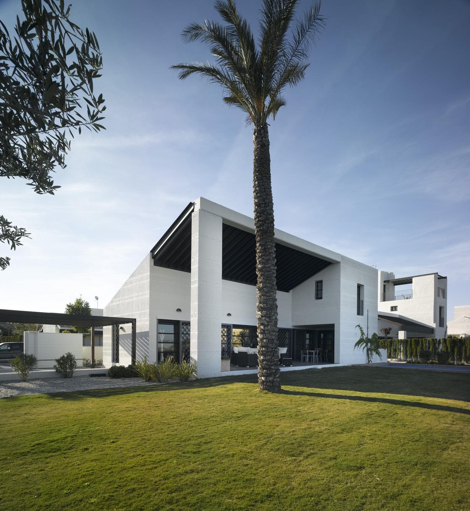Elegant detached villas with private pool at Peraleja Golf Resort - Costa Cálida&#13;&#13;Mediterranean-style detached houses in a gated golf community&#13;&#13;20 detached villas with 6 models to choose from with 2, 3 or 4 bedrooms and 1, 2 or 3 floors on plots ranging from 375 to 800 m2. Some units have a rooftop solarium.&#13;&#13;Located in the prestigious Peraleja Golf Resort, in the Murcia region of southern Spain. These modern Mediterranean homes are set on spacious plots, each with a private pool, garden and parking. Designed with sloping roofs and natural materials such as wood and stone, these homes blend seamlessly into the surrounding landscape, while offering elegant and timeless interiors.&#13;&#13;Comfortable living with top-quality finishes&#13;Each house features:&#13;&#13;Fully fitted open-plan kitchen with appliances&#13;Bright living/dining room with a cosy wood-burning fireplace&#13;Central air conditioning and gas-fired radiator heating&#13;Secure entrance door and motorised access gate for vehicles&#13;Private swimming pool (3.5x5.5 m) with outdoor shower&#13;Outdoor water points and lighting&#13;Fully landscaped garden ready to enjoy&#13;&#13;These properties have been carefully designed by a renowned architect, combining elegant lines with natural textures, creating a unique and harmonious environment within a secure gated community.&#13;&#13;Life at Peraleja Golf Resort - Nature and security&#13;The houses are located within Peraleja Golf Resort, which has a 24-hour security gate, piano bar and clubhouse with gourmet restaurant. The complex is surrounded by protected natural areas where hiking, jogging and cycling trails are being developed for residents. The 18-hole golf course, originally designed by the legendary Severiano Ballesteros, is currently being renovated and is scheduled to reopen in late 2025. Some homes and the social club enjoy distant sea views.&#13;&#13;Convenient location close to beaches and towns&#13;This peaceful complex offers excellent access to key locations:&#13;&#13;Towns of Sucina and Avileses - 3-5 km&#13;Mar Menor beaches - 20 km (20 min by car)&#13;City of Murcia - 25 km (20 min by car)&#13;Murcia Airport (RMU) - 25 km (15 min by car)&#13;Alicante Airport (ALC) - 80 km (45 min by car)&#13;La Zenia Boulevard Shopping Centre - 35 km&#13;&#13;Enjoy the charm of the Costa Cálida&#13;Located near the traditional Spanish town of Sucina, residents can enjoy local shops, restaurants and authentic charm, while still being close to the coast and vibrant city life. This area has become increasingly popular with international buyers for its quality of life, good infrastructure, wonderful year-round climate and access to natural landscapes and the sea.&#13;&#13;Contact us today to secure your dream villa in Peraleja Golf and start enjoying life on the Costa Cálida.&#13;
