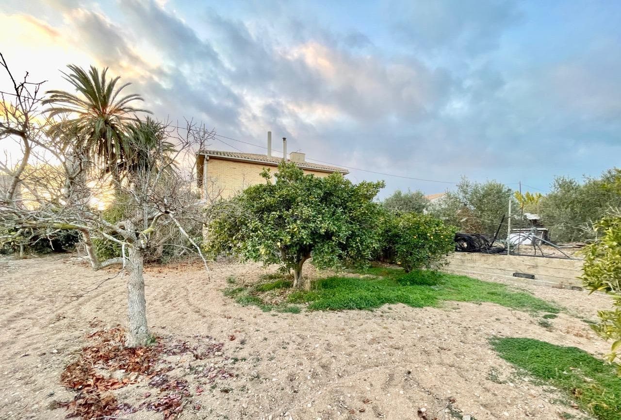 Bedrooms: 6, Bathrooms: 2, Villa in Benidorm, Alicante, Spain