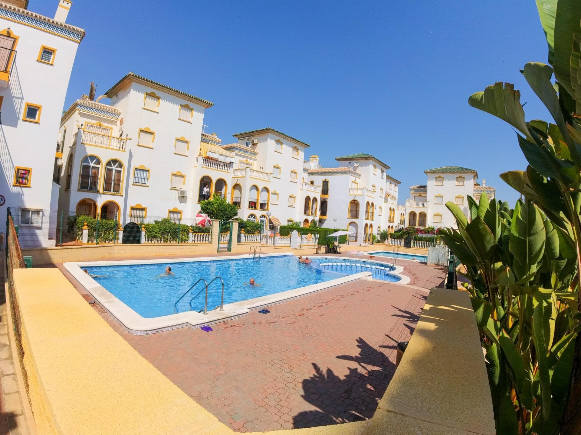 This fantastic duplex penthouse is located in the sought-after Molino Blanco urbanisation, just 380 meters walking distance from Cabo Cervera Beach. The property features high-quality finishes and an excellent layout. On the main floor, you’ll find a spacious living-dining area with access to the terrace, an independent kitchen, a full bathroom and two comfortable bedrooms. The upper floor includes a third bedroom, a convenient storage area, and a private solarium with a built-in barbecue, perfect for enjoying the Mediterranean weather with family or friends. The complex offers great amenities: communal pool, football field, two tennis courts, and a children’s playground. An ideal property in an excellent location, close to shops, restaurants, and public transport — perfect for year-round living or a holiday getaway.