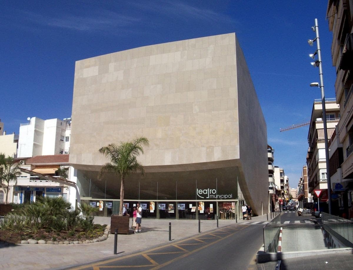 The property is located in one of the main pedestrian streets of Torrevieja, next to the municipal theater, a few meters from the Yacht Club of Torrevieja, in Calle Fotógrafo Darblade, where the proximity to the sea and the main promenades and shopping areas of Torrevieja, make this great home in one of its main features. Considered the VIP area Torrevieja, thus achieving a spectacular revaluation of the properties located. The community of the building, is composed of families Torrevejenses in its great majority, professionals and businessmen of the zone in regime of habitual residences, and adapted for any type of handicap with easy and comfortable accesses, turning it into a housing adapted so much for families with children as for people with mobility disabilities: It has alarm system, as well as security door for the convenience of users; With Proximity Theater, City Hall, auditorium music, health center, beaches, parks, supermarkets, pharmacy, and with easy connection alternatives to other areas by public transport, in turn has the possibility of parking space for your own vehicle.  The property is located within the community of owners, with a total area of 180m2, all rooms with windows and an exterior balcony, which, being located in the centre of Torrevieja, makes it a VIP guest at all municipal, festive and religious events in the town. It has two private interior patios for peace and quiet. A singular and unique property, built and furnished with top quality materials. It consists of three spacious bedrooms, the master bedroom having an en-suite bathroom. In total it has two beautiful and elegant bathrooms, one integrated in the main bedroom and the other one with exclusive adaptation for people with reduced mobility. Large independent kitchen, with laundry room and interior patio. -- The living-dining room is very spacious with 4 different areas and large windows to the pedestrian street... . All the rooms have large built-in wardrobes in solid wood, with large windows, which makes it one of the few houses with natural respiration: each and every room.  The integral reform of the house made in 2021, are made with top quality materials all constructive senses with the best qualities of materials on the market, Carrara beige marble floors, kitchen and pantry with beautiful design in solid cherry natural wood, solid oak wood doors and cabinets, smooth paint two-layer anti-humidity on walls and ceilings, top quality white PVC windows and enclosures with decorative panelling and mosquito nets on all windows with low emissivity insulating double glazing with air chamber and blinds, installation of centralised air conditioning system for all rooms, and installation of ambient music system for all rooms.