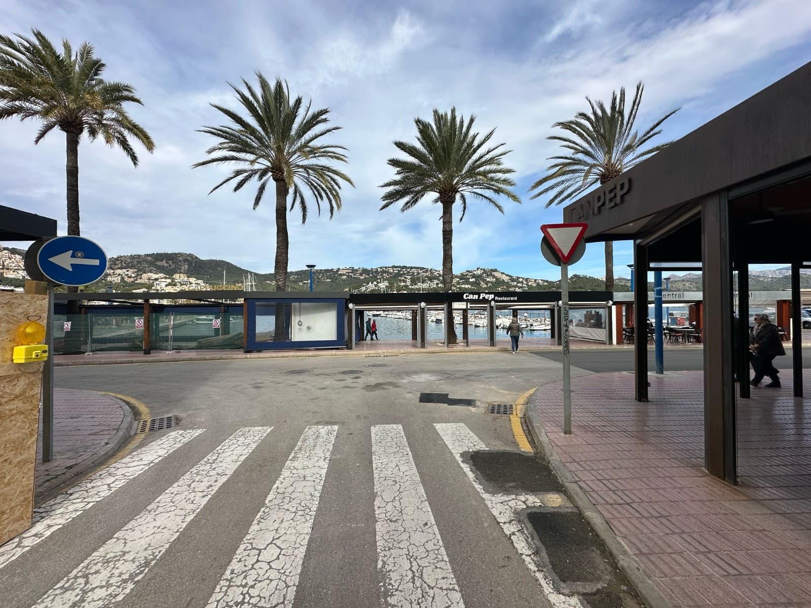 Prime Parking Space for Sale – Port Andratx, Just 50m from the sea!

If you are looking for a first line parking space. This is your chance!

Secure your own private parking space in a well-maintained garage in the heart of Port Andratx, just 50 meters from the beach!

🔹 Convenient Location – Walk to the beach, restaurants, and shops in minutes.

🔹 Secure & Safe – Located in a gated garage with easy access.

🔹 Ideal Investment – Perfect for personal use or as a high-demand rental opportunity.

🔹 Stress-Free Parking – No more searching for a spot during peak season!

A rare find in this exclusive area—don’t miss out! Contact us today for more details.