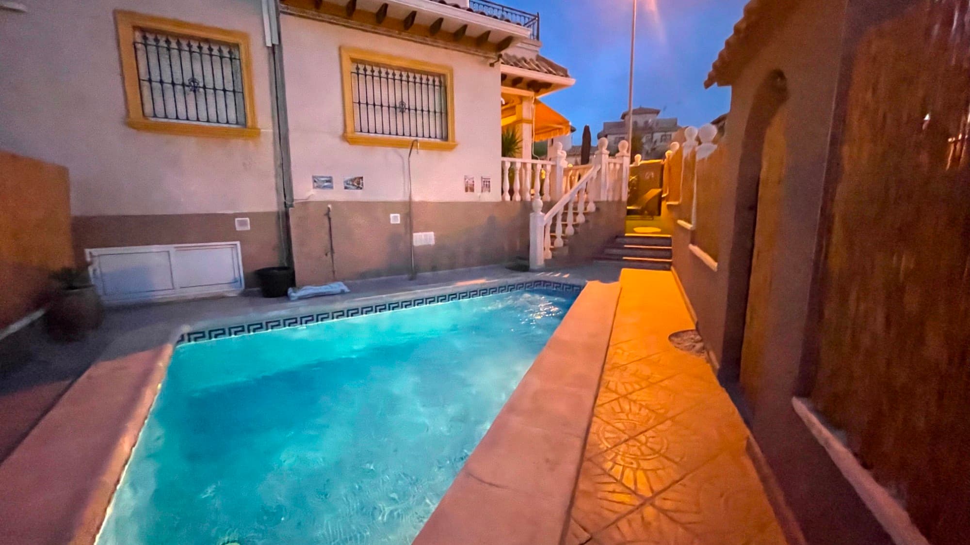 Welcome to this beautiful semi-detached house, ideally located within walking distance of Villamartin Golf and just 300 metres from El Limonar International School (ELIS) – the perfect location for families and investors alike!

✨ Main Features:

3 double bedrooms with built-in wardrobes

1 full bathroom with bathtub on the first floor

1 guest toilet on the ground floor

Bright and spacious living and dining area

Fully equipped kitchen

Large terrace with both covered and uncovered areas

Private solarium of 32 m² with open views

Private pool + access to a stunning communal pool

Air conditioning and ceiling fans throughout

Alarm system installed

Recently renovated, sold fully furnished and equipped – ready to move in with just your suitcase!



📦 Perfect as a family home, holiday retreat, or high-yield rental investment.

💰 A rare opportunity in this sought-after area. 

Don’t miss out – book your viewing today!