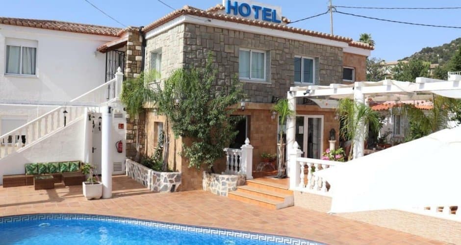 Villa/Hotel near the center of CalpeINTERIOR: The property features brand new facilities and consists of:9 guest rooms.One apartment with two bedrooms, one living room, one kitchen, and two bathrooms.One reception area, one breakfast room, and one kitchen on the first floor.All rooms have air conditioning, a private bathroom, TV, Wi-Fi, an alarm, and surveillance cameras.OUTDOOR: Outside, you can enjoy several terraces, a swimming pool, and a parking space.LOCATION: Located at the northern entrance to Calpe, in a quiet, sunny area with views of the Oltá rock, just 1 km from the center of Calpe and 15 minutes from El Arenal beach in Calpe.This is a very profitable business and ideal for a family or couple, as they have both the home and the business together.