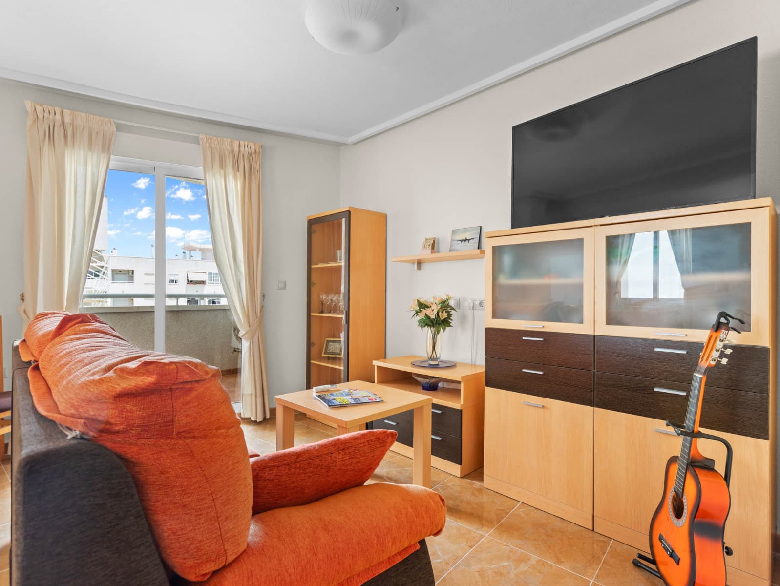 Welcome to this cozy apartment located right in the heart of Torrevieja city center. This urban home offers an ideal combination of comfortable living, proximity to city services, and access to a swimming pool, making this property truly special. Clear floor plan and practical spacesThe apartment features two bedrooms and two bathrooms, significantly enhancing comfort, especially for larger groups. The neat and functional kitchen connects seamlessly to the living room through the dining area. Two air conditioning units ensure a pleasant indoor climate throughout the year. A rare pool area in the city centerApartments located in the city center rarely offer a community swimming pool – but this apartment is an exception! Here you can enjoy refreshing dips in the pool and sunny days right near your home. Perfect location surrounded by services The apartment's location in Torrevieja city center is exceptional; all city services, including cafés, restaurants, shops, and pharmacies, are within walking distance. The beautiful Mediterranean beach is only one kilometer away, making beach life easily accessible as well. This apartment provides a perfect combination for those who appreciate the convenience of city life, easy living, and the rare luxury of a community swimming pool. Welcome to visit and fall in love!