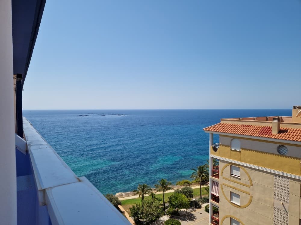 Duplex beachfront Penthouse . Discover luxury living in this exclusive duplex penthouse located on the seafront, next to Torres Beach. A peaceful and picturesque location offering **stunning sea and mountain views**. This spacious property has been designed to ensure comfort and style, spread over two floors**Main Floor**:- 2 spacious bedrooms with built-in wardrobes- 2 modern full bathrooms- A large terrace with access from the kitchen and living-dining room- A bright and welcoming living room- A fully equipped separate kitchen with an additional gallery- An elegant entrance hall with a built-in wardrobe**Upper Floor**: - A spacious sundeck with a built-in shower - A partial summer kitchen, including a sink and built-in barbecue, ideal for enjoying the outdoorsBoth levels offer spacious and functional spaces, designed to meet all your needs.**Included in the price**: - One underground parking space - A practical and spacious storage roomThe property is located within a **gated community** with excellent facilities: - Swimming pools - Landscaped gardens - Jacuzzi - Social club - Sauna - Fully equipped sports clubThere is also a bus stop right next to the building. Within the complex, there is a café and a mini-supermarket. Nearby are supermarkets, the La Marina shopping center, Villajoyosa Hospital, and the casino, among other services.Alicante Airport is just a 40-minute drive away.This property is much more than a home: it's an oasis that combines elegance, comfort, and a variety of leisure activities. Ideal as both a first or second home.