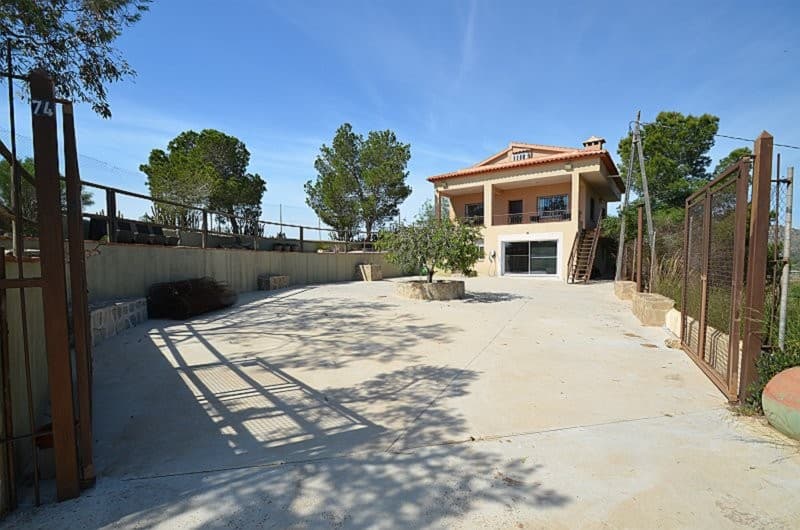 Detached Villa in the stunning location of the Sierra de Garruchal, MurciaSet high on a peak in the serene Sierra de Garruchal, this exceptional detached villa offers the perfect blend of peaceful retreat and modern convenience.Surrounded by panoramic views of rolling countryside, olive groves, fruit trees with distant views to the Mar Menor, this is a haven of tranquility — yet just a short drive from the bustling cities of Murcia and Cartagena.This beautifully maintained home features four spacious bedrooms, including a unique loft-style master retreat. Elevated and open, the loft provides a peaceful, light-filled sanctuary leading to two terraces boasting stunning views — ideal for unwinding at the end of the day.At the heart of the home is a bright and airy lounge-diner, where large windows flood the space with natural light and frame the captivating scenery. A charming feature brick archway leads into a fully equipped kitchen, perfect for preparing meals with picturesque views.Outside, enjoy sunny days by the private swimming pool, all while soaking in the vistas of the 360º panoramic landscape. The generous plot offers ample parking and complete privacy, making it ideal as a permanent residence or a tranquil holiday escape with a Tourism licence already in place for up to seven guests.Key Features:4 Bedrooms including a loft-style master suiteLight-filled lounge and dining areaFully equipped kitchen with scenic viewsPrivate swimming poolSurrounded by olive groves and fruit treesViews of the Mar Menor in the distanceAmple parking and privacyClose to Murcia and Cartagena