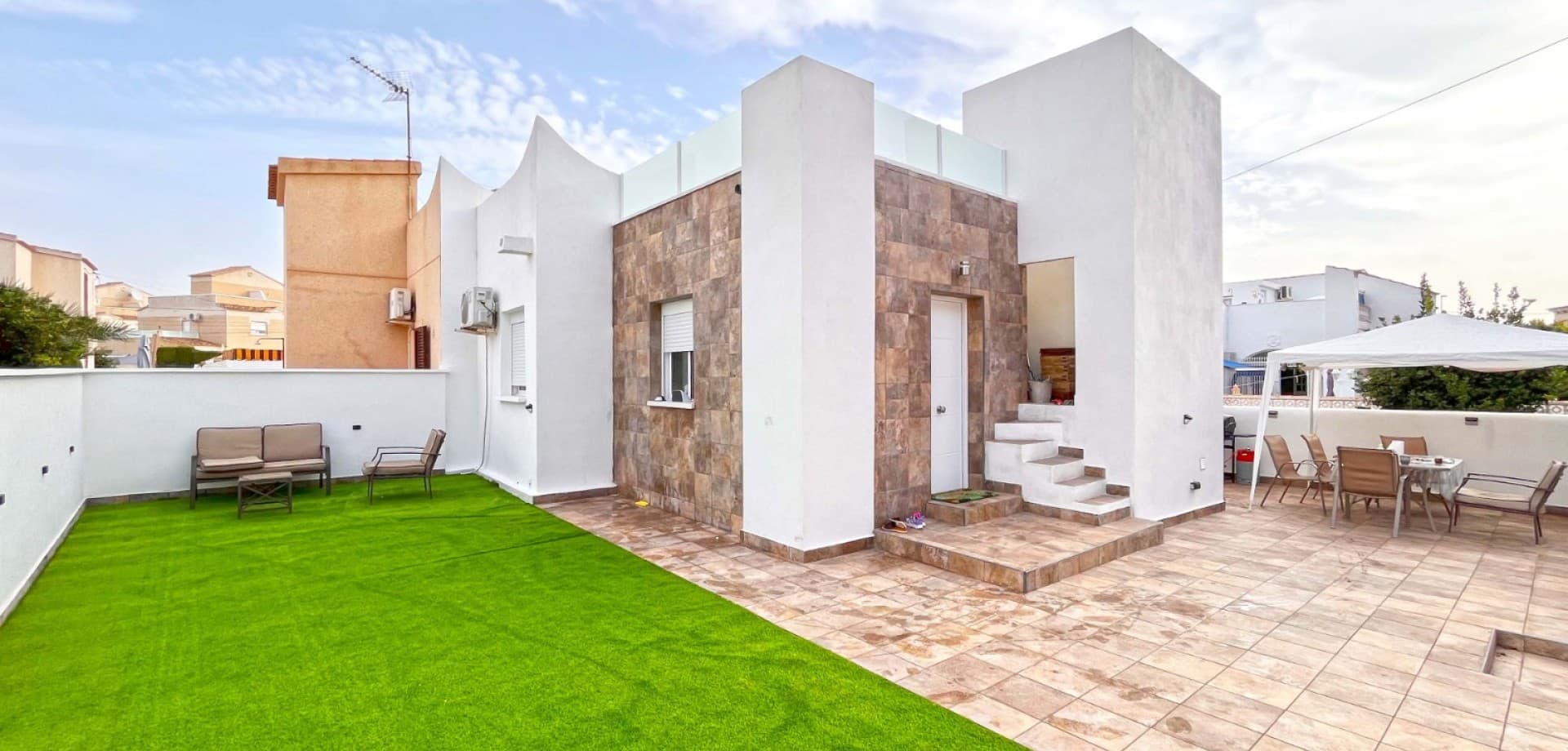 This beautifully renovated, single-level home in the heart of Playa Flamenca offers the perfect blend of modern comfort and outdoor living. Boasting 2 spacious bedrooms and 2 stylish bathrooms (one of which is en suite), this home is designed for convenience and elegance.

The large open-plan living room flows seamlessly into the kitchen and dining area, creating an ideal space for entertaining or relaxing with family. The modern kitchen is fully equipped with sleek appliances and plenty of counter space.

Step outside to enjoy the expansive ground-level terrace and garden, with ample room to build your own private pool. The property also features a large roof terrace, perfect for sunbathing, outdoor dining, or simply enjoying the Mediterranean breeze.

Located within walking distance to a variety of restaurants, bars, and local amenities, this home offers both tranquility and easy access to the vibrant local scene. It's an ideal opportunity for those seeking a stylish, move-in-ready home in Playa Flamenca.