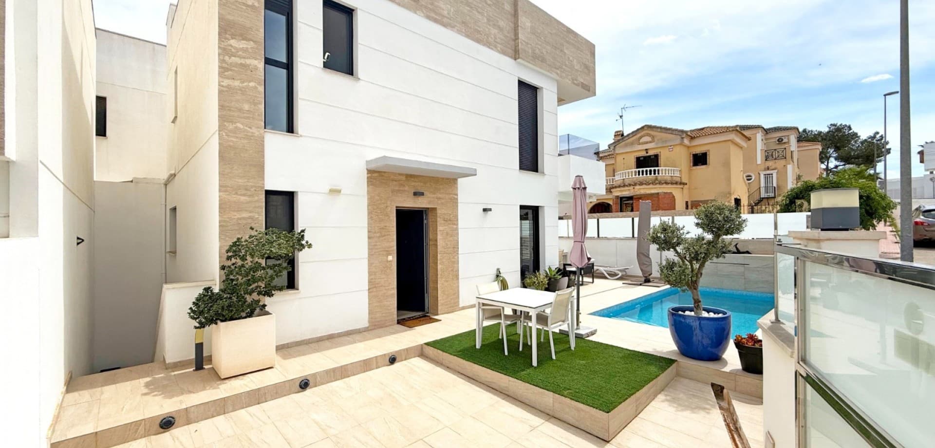 Located in the sought-after area of Villamartin, this stunning modern detached villa offers the perfect blend of luxury, comfort, and functionality. Situated on a generous corner plot, the home features a private pool with pre-installation for heating, ideal for year-round enjoyment.

Designed with style and practicality in mind, the villa boasts 3 spacious bedrooms, each with its own en-suite bathroom, providing maximum privacy and convenience. The bright and airy living space is complemented by modern furnishings and integrated air conditioning throughout.

Enjoy outdoor living to the fullest with a large roof terrace, perfect for relaxing or entertaining, as well as private off-road parking.

The property also includes a versatile basement, offering plenty of space to create additional bedrooms, bathrooms, a home cinema, gym, or hobby room – tailored to your lifestyle needs.

This is a fully furnished, move-in ready villa with high-end finishes and fantastic rental or holiday home potential, just a short drive from golf courses, beaches, and all local amenities.