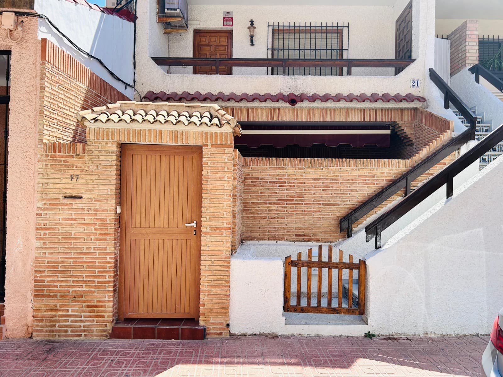 REFERENCE: 005



Property information

This beautiful low-rise bungalow consists of 3 bedrooms, 1 bathroom, separate kitchen with gallery, living room with fireplace and access to the large terrace or front garden of 18m2. It is located 200m from Los Locos beach in Torrevieja.

*Garage is not included in the price but can be purchased separately. Contact us for details.

 



VIDEO



