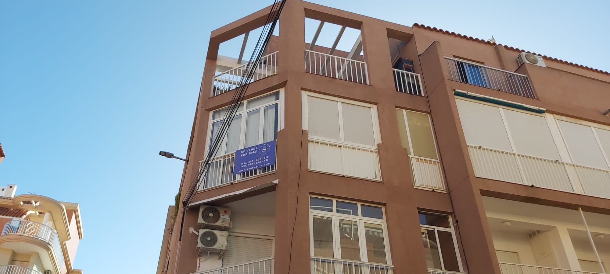 In the seaside village of La Mata, this is a large 1 bedroom, 1 

bathroom apartment of 59 sq. m. on 2nd floor with lift, north – east 

orientation. The security entrance from a hallway leads to living / 

dining area on the left and fully fitted kitchen straight on.

Double bedroom with built in cupboards and separate bathroom with 

practical shower are further on. The living room and bedroom both have 

access to glazed balcony that connects them. It has a large storage 

cupboard and can be fully opened in the summer or closed in winter 

months.

The apartment has new air-condition unit, fiber optic internet and it

 is fully furnished. It is situated 300 meters from La Mata sandy beach 

and walking distance (5 – 10 minutes) to all amenities, bars and 

restaurants. Very well connected by municipal bus service to Torrevieja 

and Alicante.