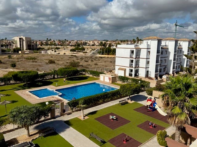 Bedrooms: 2, Bathrooms: 2, Apartment in Orihuela  Costa, Alicante, Spain