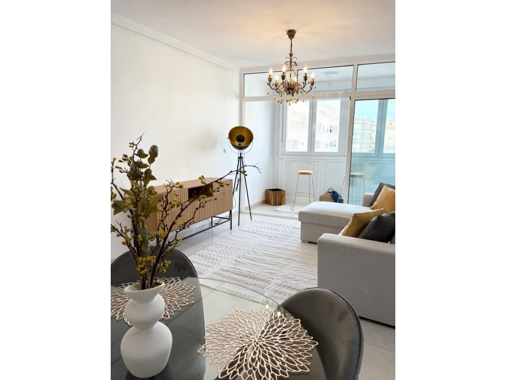 Modern Apartment for Sale – Perfect Home or Investment For sale: a comfortable apartment with 2 bedrooms, 1 bathroom, elevator, private parking space, and high-speed internet – ideal for year-round living, remote work, or as a rental investment. Located just 600 meters from the marina and 1 km from the beach, surrounded by cafés, restaurants, supermarkets, and lively tapas bars open all year round.Close to the famous Pink Lake and a unique microclimate considered one of the healthiest in Europe.Excellent transport connections – only 45 km from Alicante Airport. ➡️ A fantastic opportunity to enjoy the Mediterranean lifestyle or invest in one of Spain’s most sought-after coastal areas.