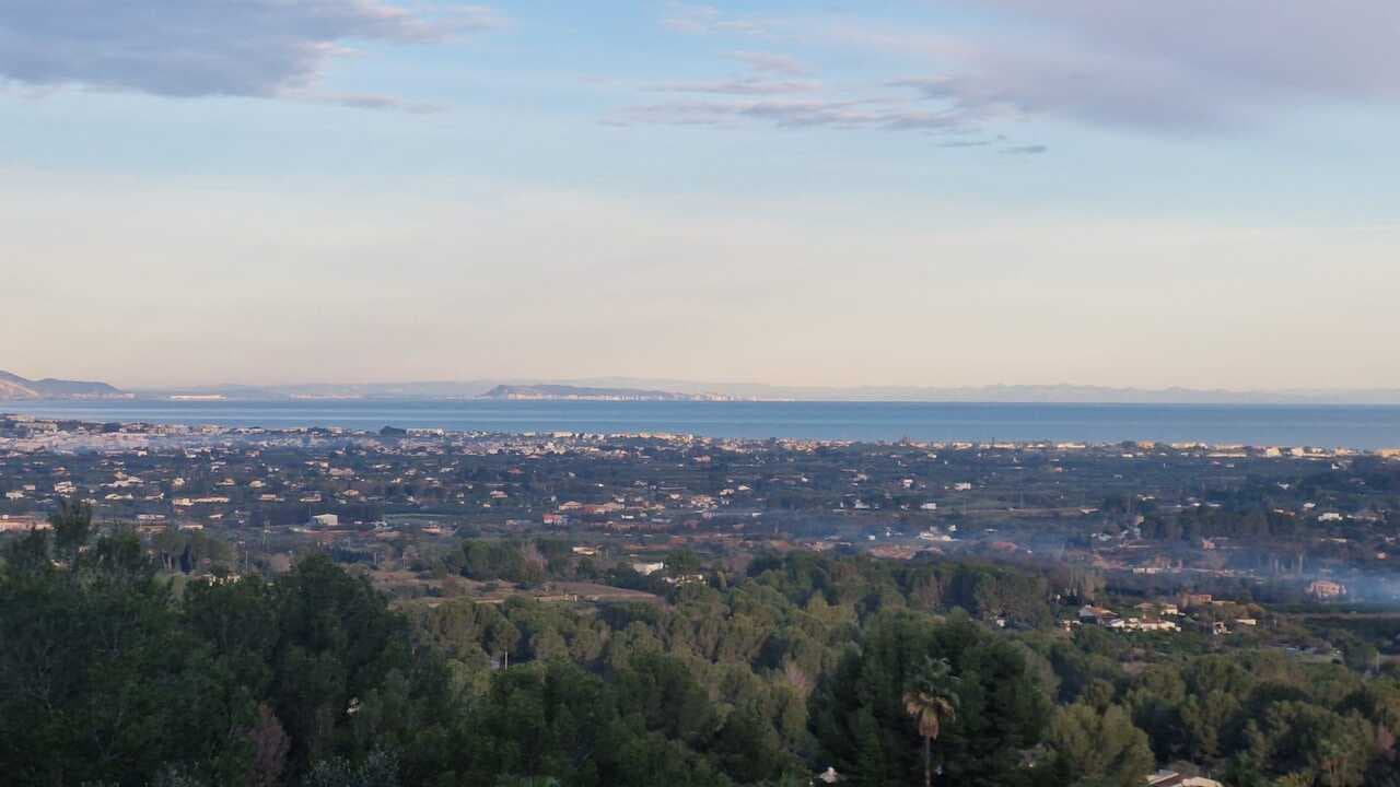 Drone Video - https://www.youtube.com/watch?v=ol1z71sWmSsLA SELLA GOLF RESORT Urban plot with panoramic sea views. Possibility of building 574m of house plus 287m of solarium plus 287m English Patio Total 1148m of house Plot is 2521m A possible house 2 levels more solarium upstairs plus an English patio with glass below (so 3 levels) Sloping plot, access from the upper road, lowering construction costs. Northwest Orientation Proximity to the Buddhist monastery, horse riding, supermarket, restaurant, tennis courts, pharmacy Valuation June 2023 - 378,000 euros." Concept of 3 level villa for design purposes only.Location - https://www.google.es/maps/place/38%C2%B048'19.9%22N+0%C2%B003'15.0%22E/@38.8054648,0.0524336,674m/data=!3m1!1e3!4m4!3m3!8m2!3d38.805538!4d0.054156?entry=ttu&gep=EgoyMDI1MDYxNi4wIKXMDSoASAFQAw%3D%3D