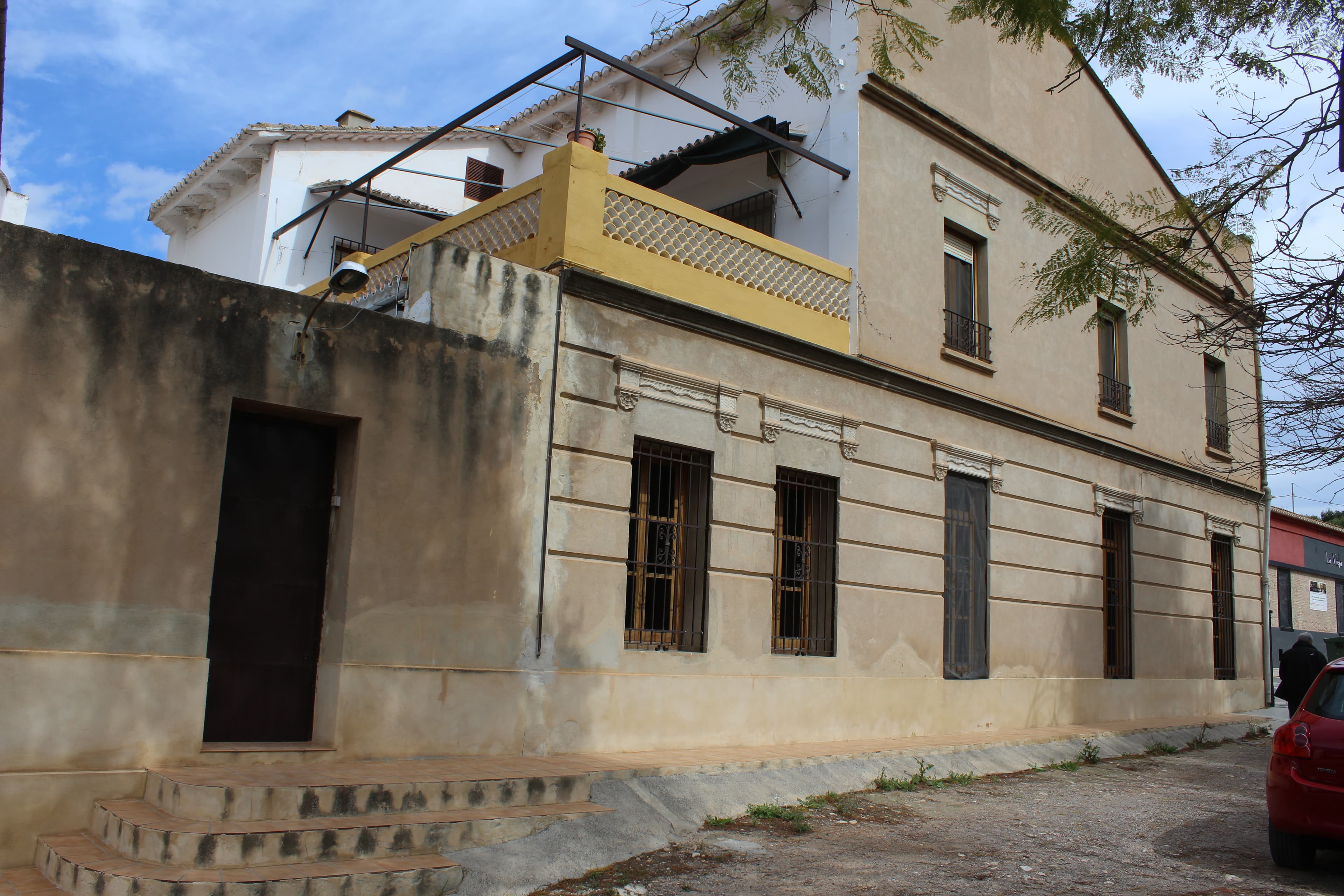 Gallery image