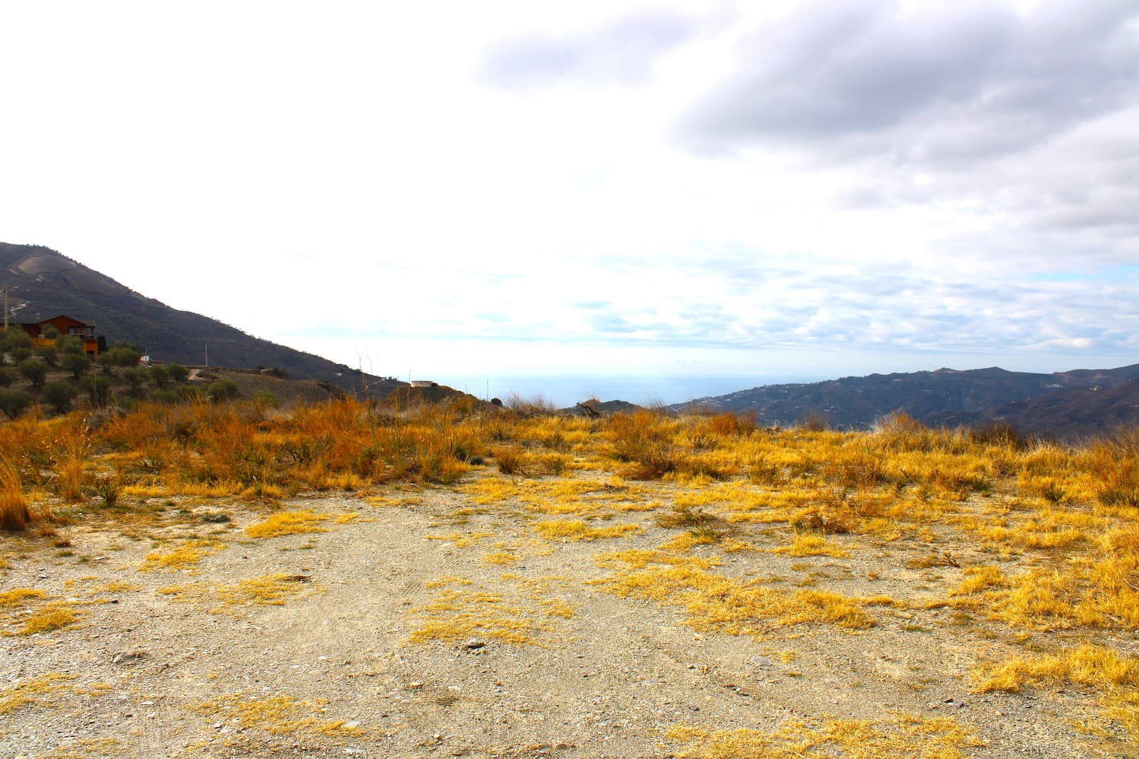 GREAT OFFER, PRICE REDUCED FROM €49,000 TO €29,000Well-planned plot with sea view in Jete with great possibilities, already divided into 5 levels. Excellent road to the plot, electricity connection is close by.From the top level by the road, you have a panoramic view towards Salobreña in one direction and in the other direction, a sea view towards Almuñécar.Located 8 minutes to Jete and Itrabo, where the nearest supermarkets are. To the beaches of Almuñécar and Salobreña respectively, it takes only 25 minutes in each direction.